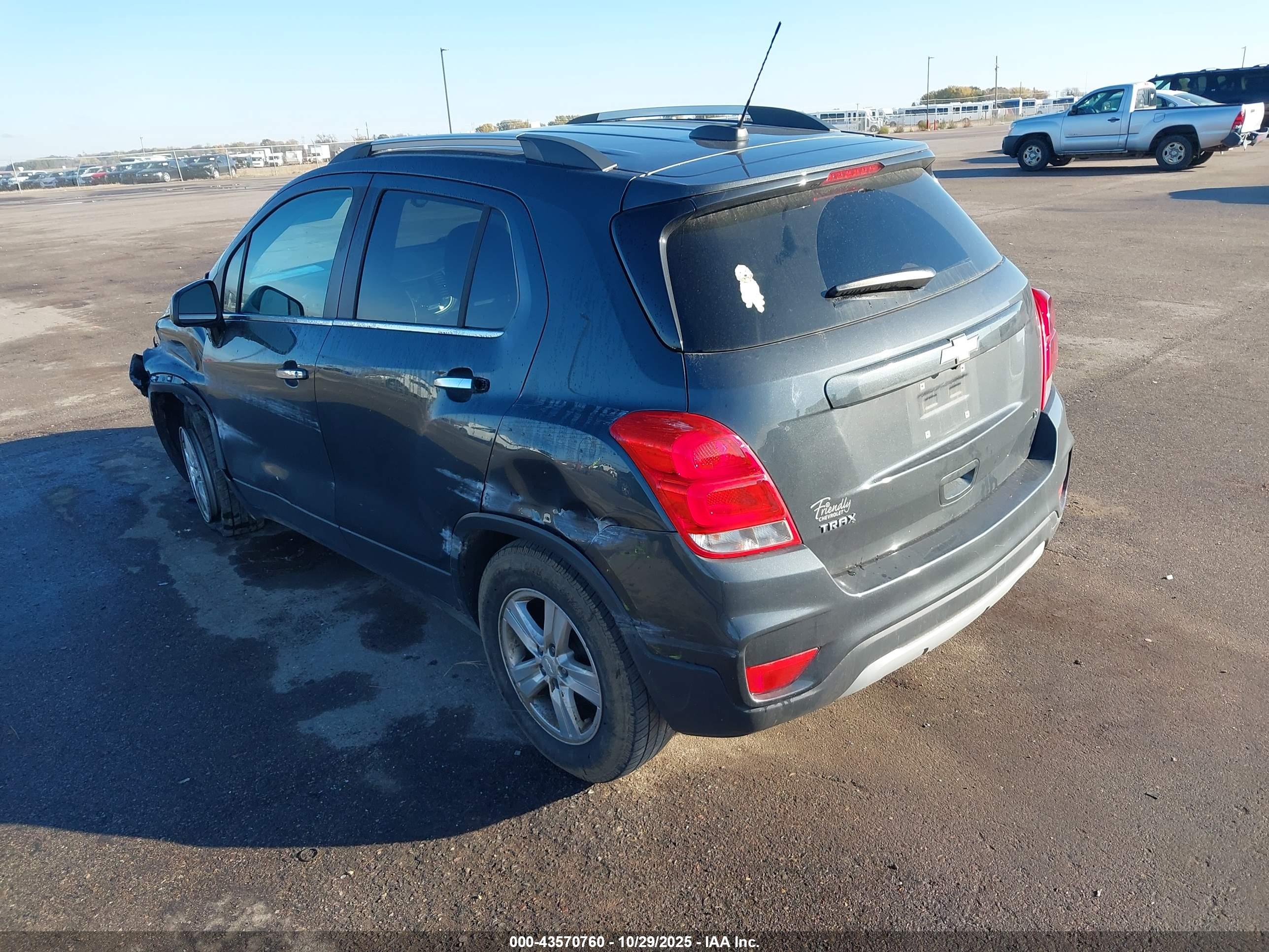 CHEVROLET TRAX image 3