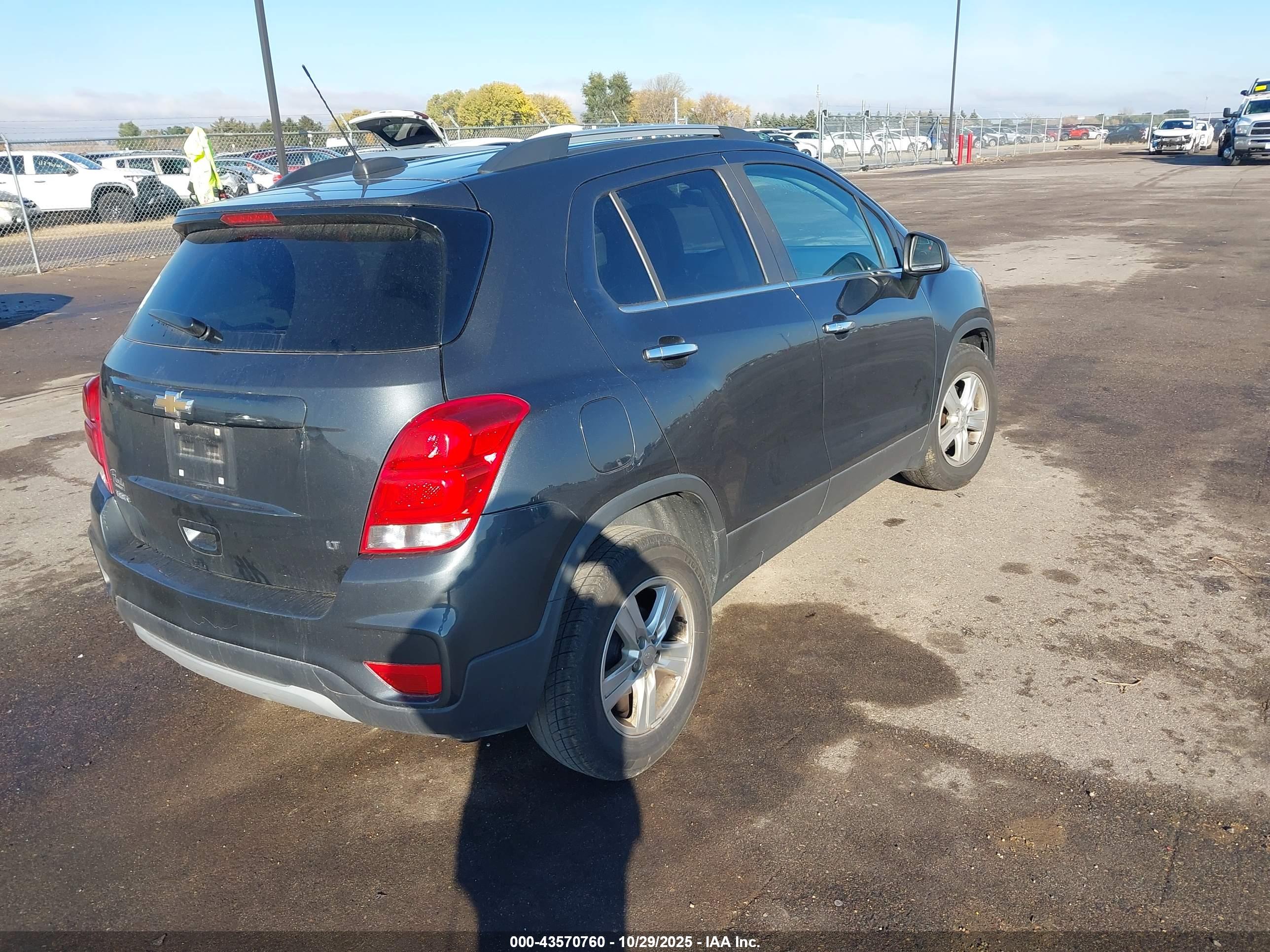 CHEVROLET TRAX image 4