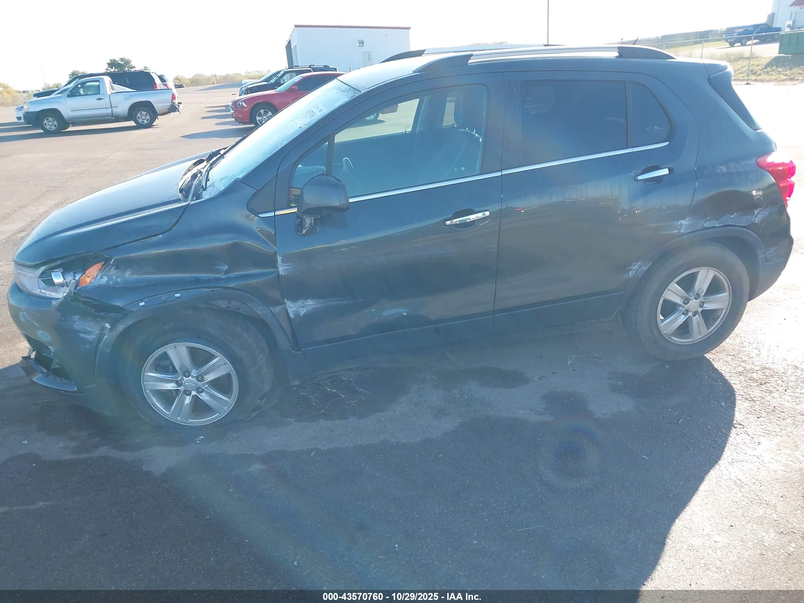 CHEVROLET TRAX image 6