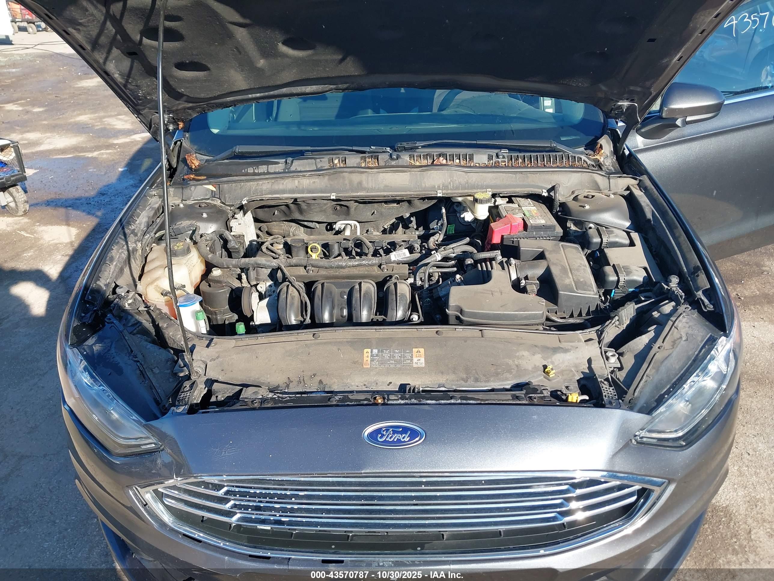 FORD FUSION image 10