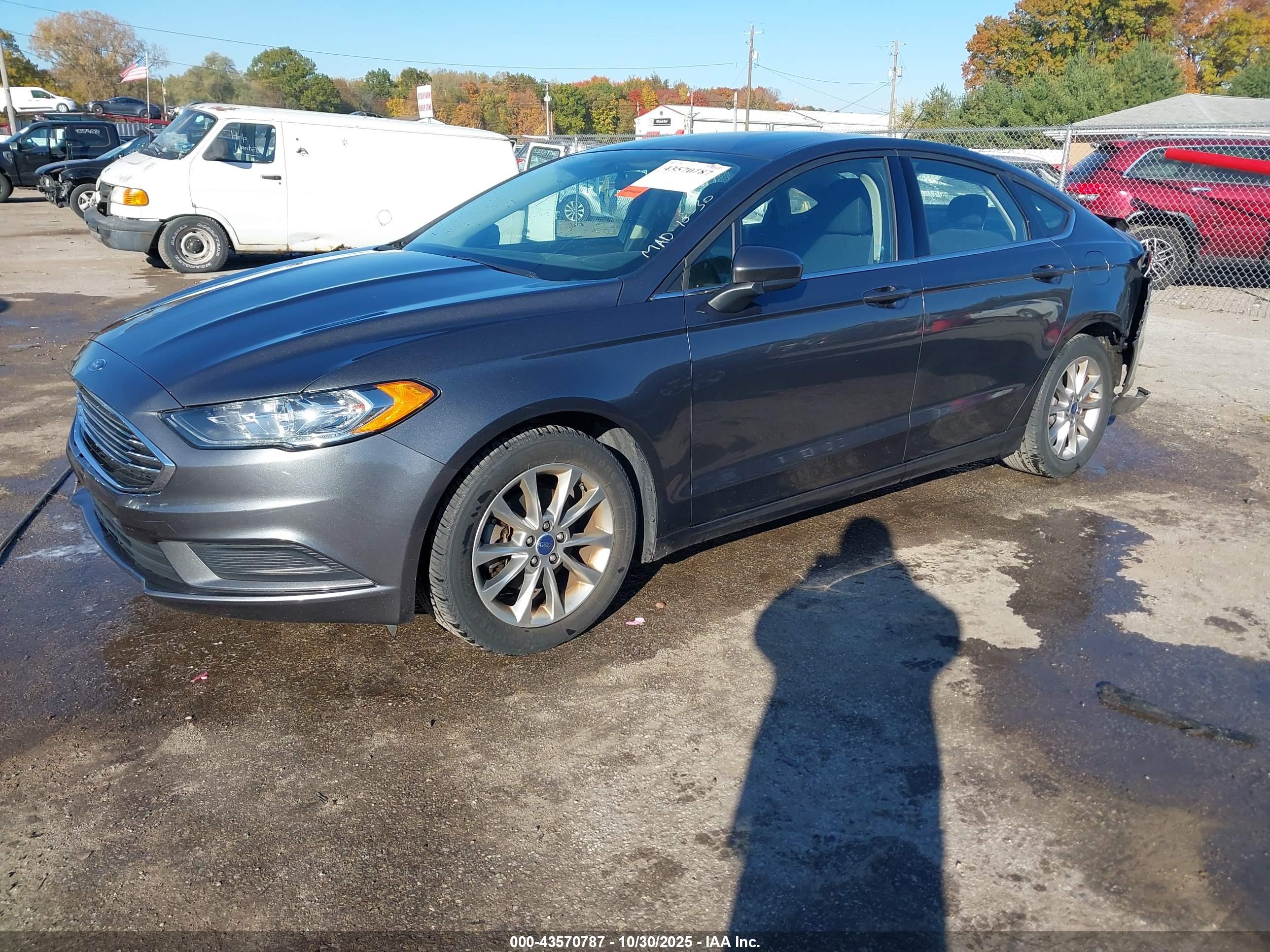 FORD FUSION image 2