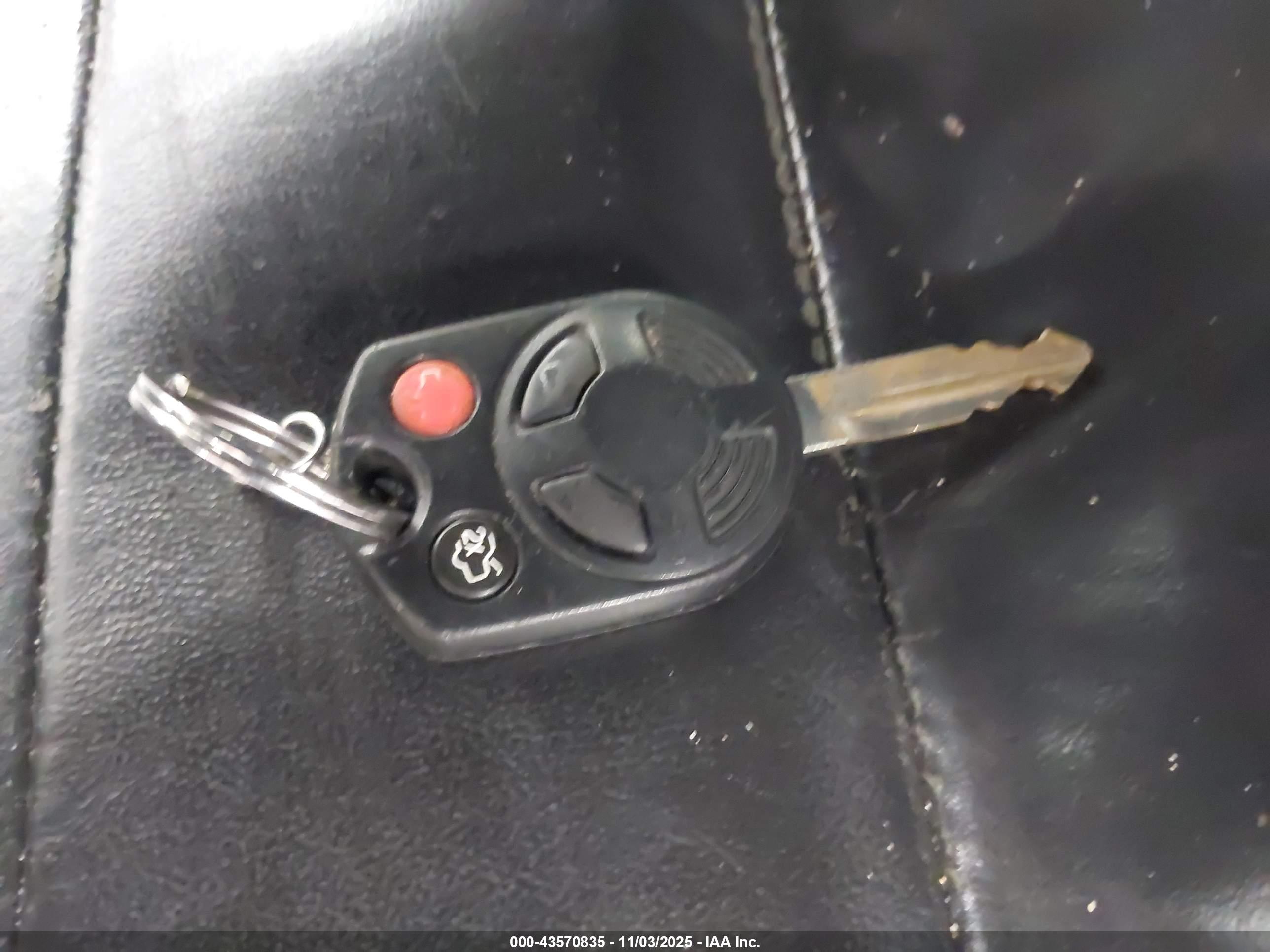 FORD ESCAPE image 11