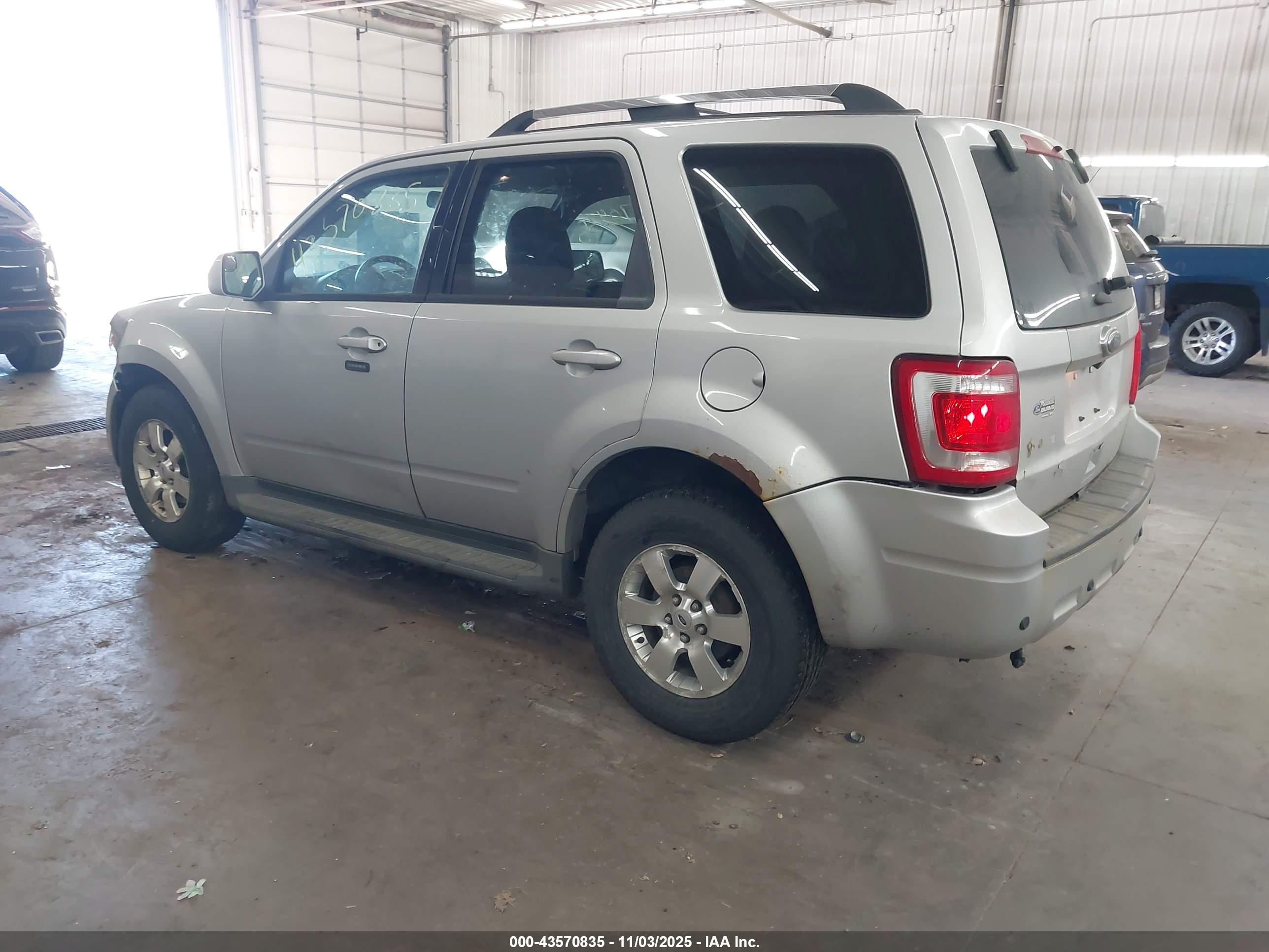FORD ESCAPE image 3