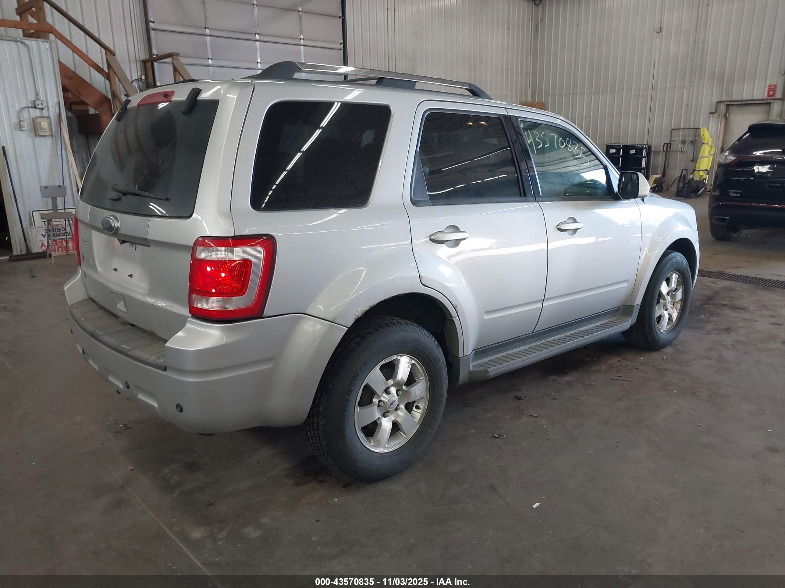 FORD ESCAPE image 4