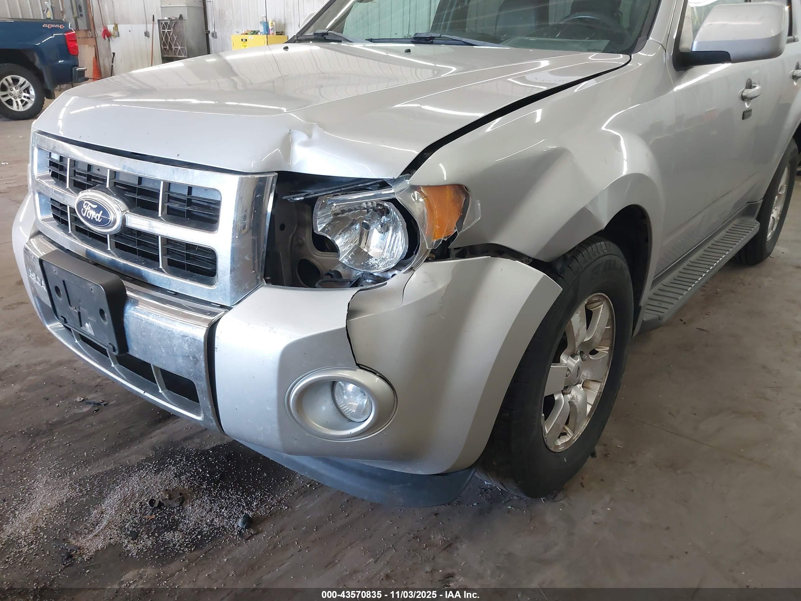 FORD ESCAPE image 6