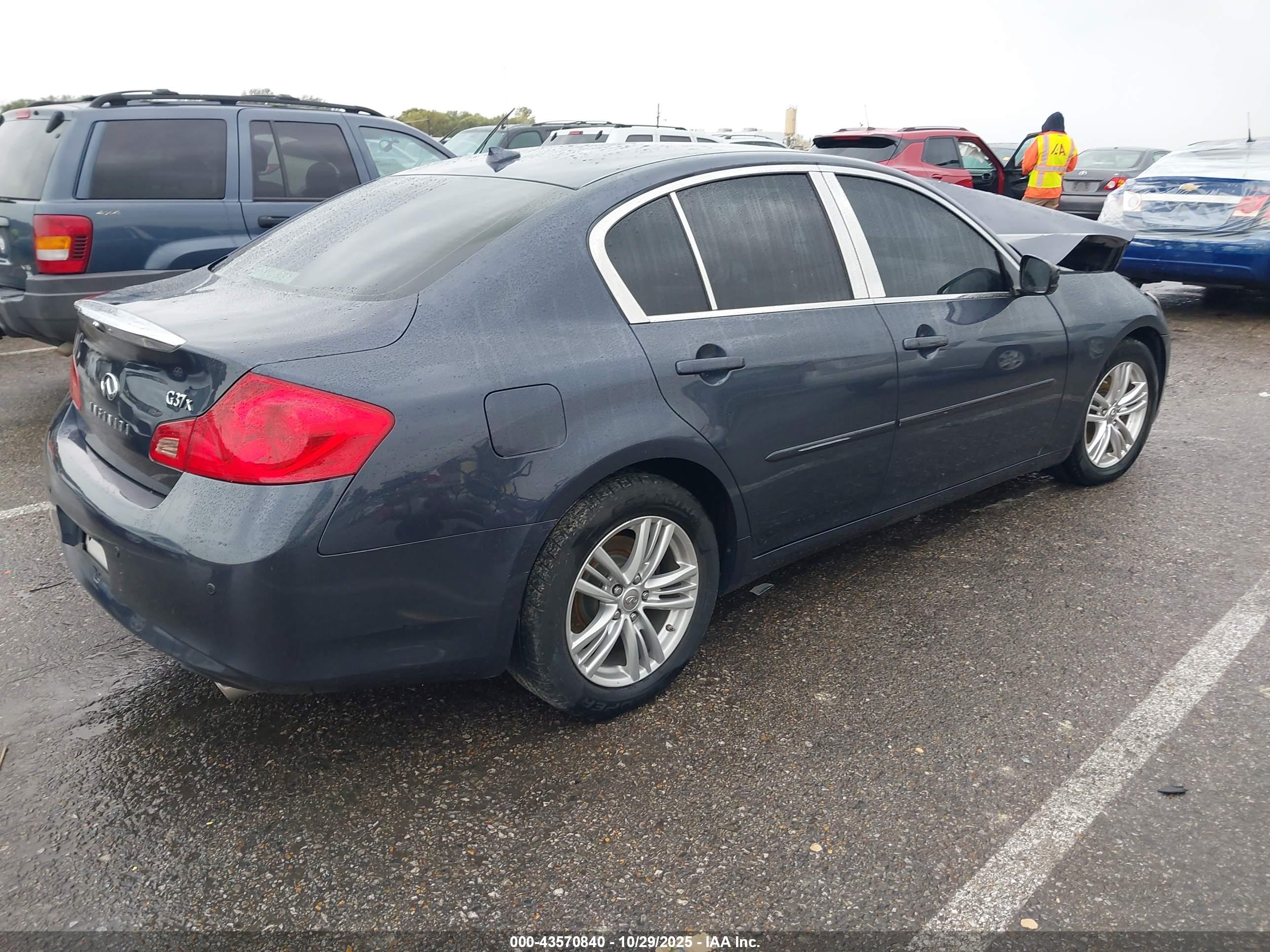 INFINITI G37X image 4