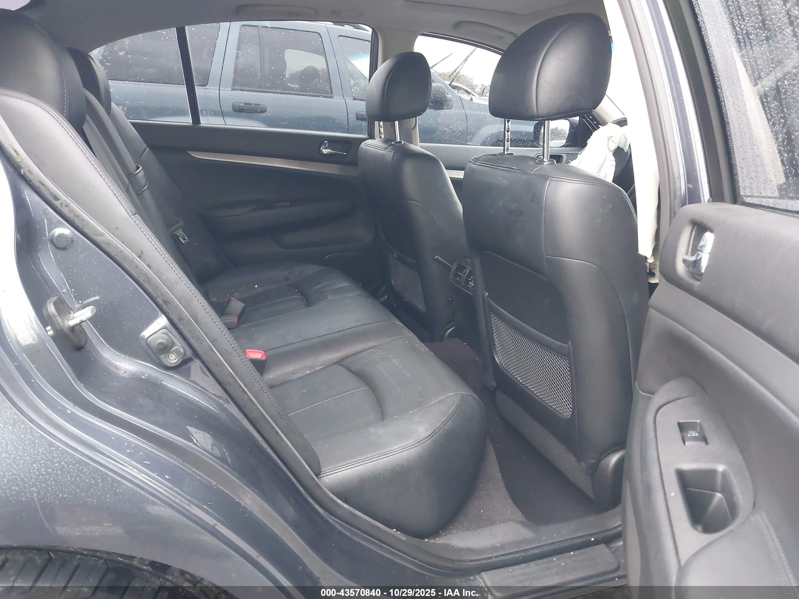 INFINITI G37X image 8