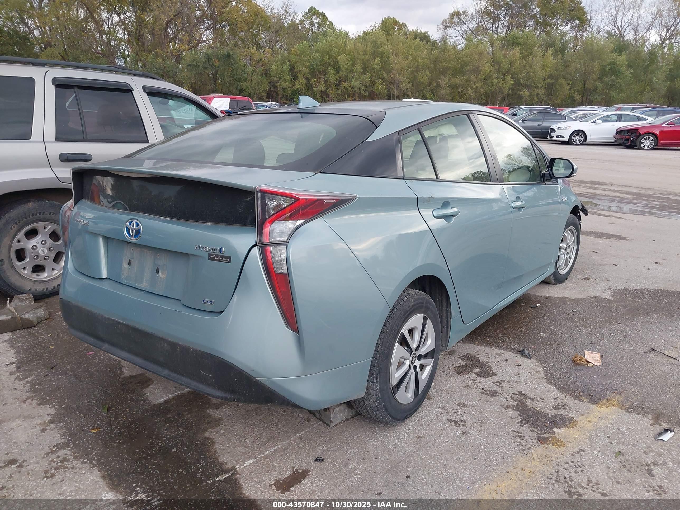 TOYOTA PRIUS image 4