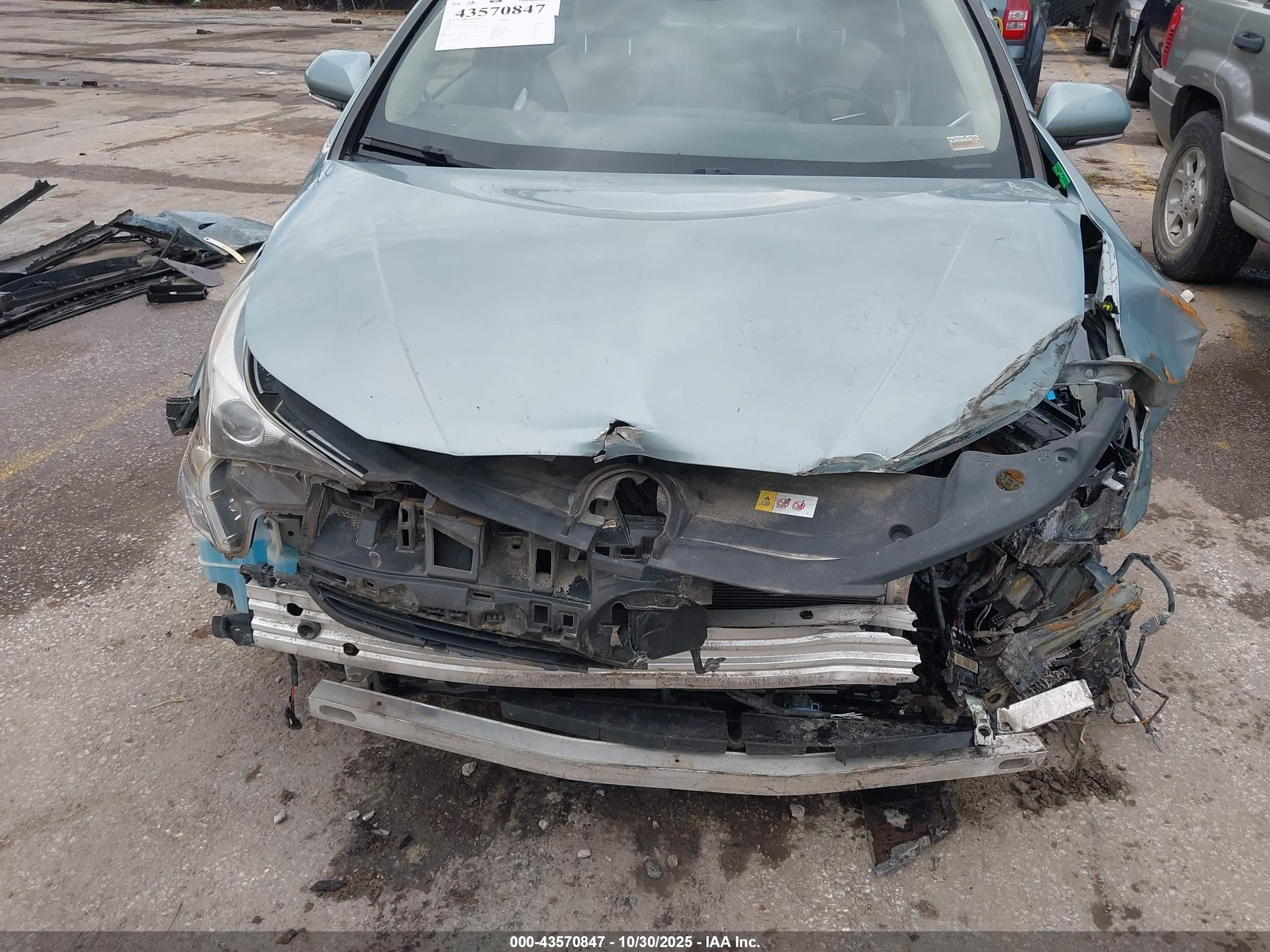 TOYOTA PRIUS image 6