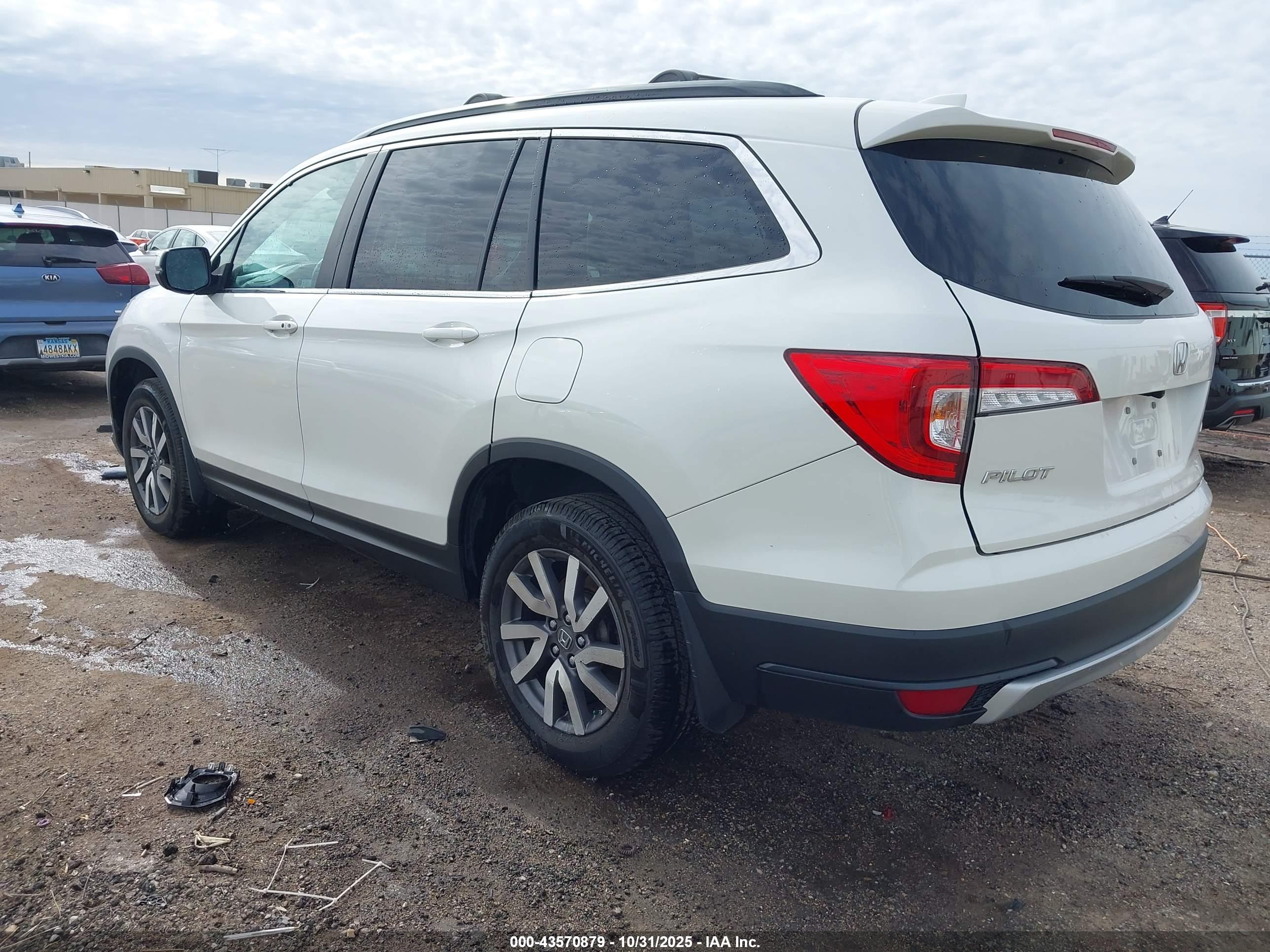 HONDA PILOT image 3
