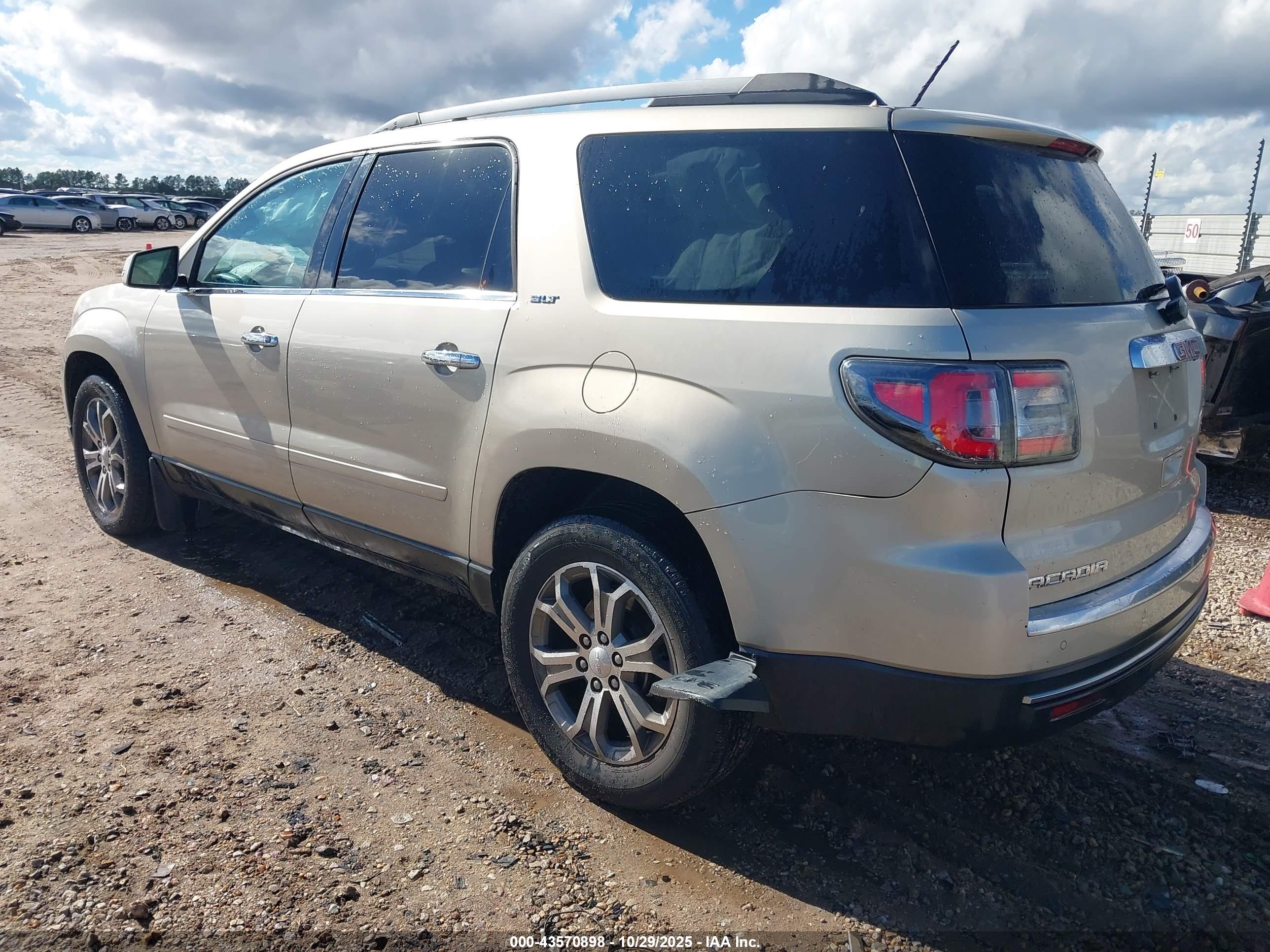 GMC ACADIA image 3