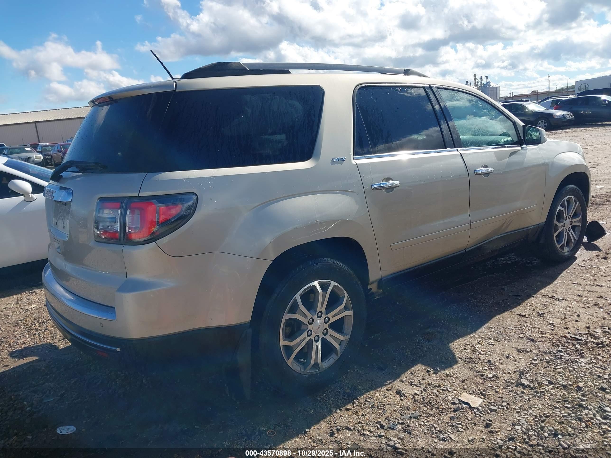 GMC ACADIA image 4