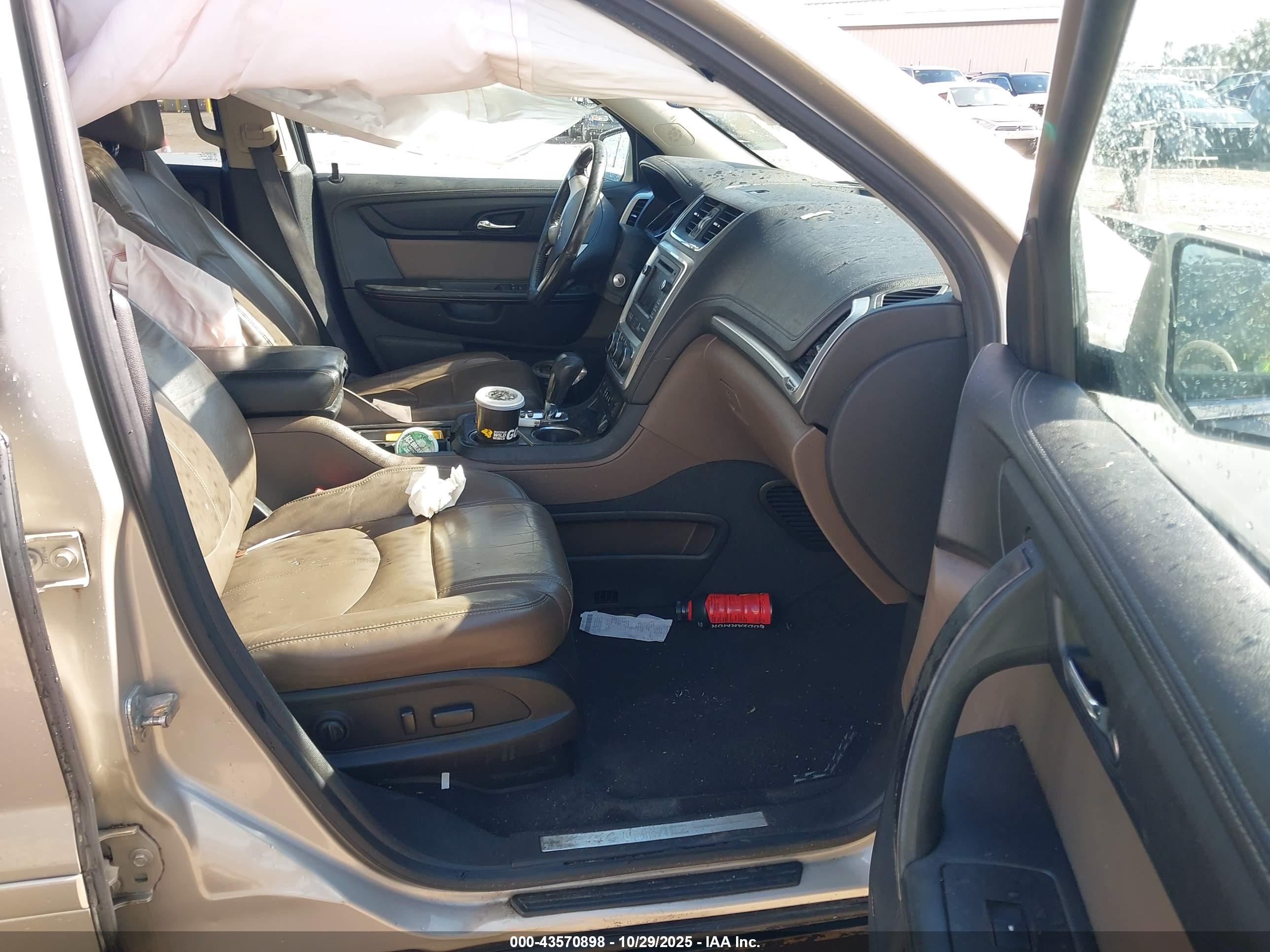GMC ACADIA image 5
