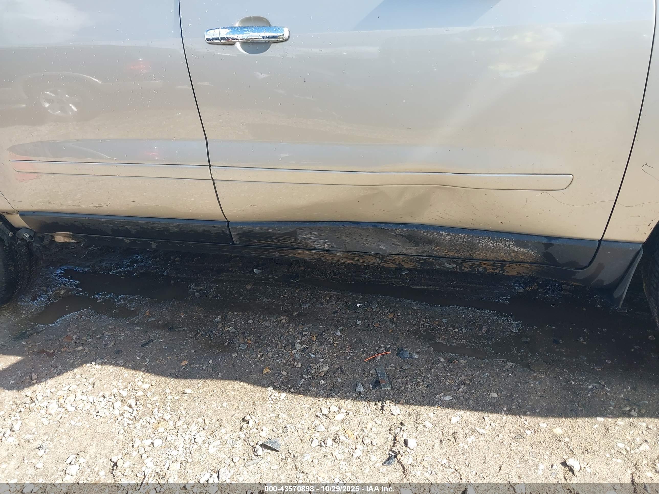 GMC ACADIA image 6