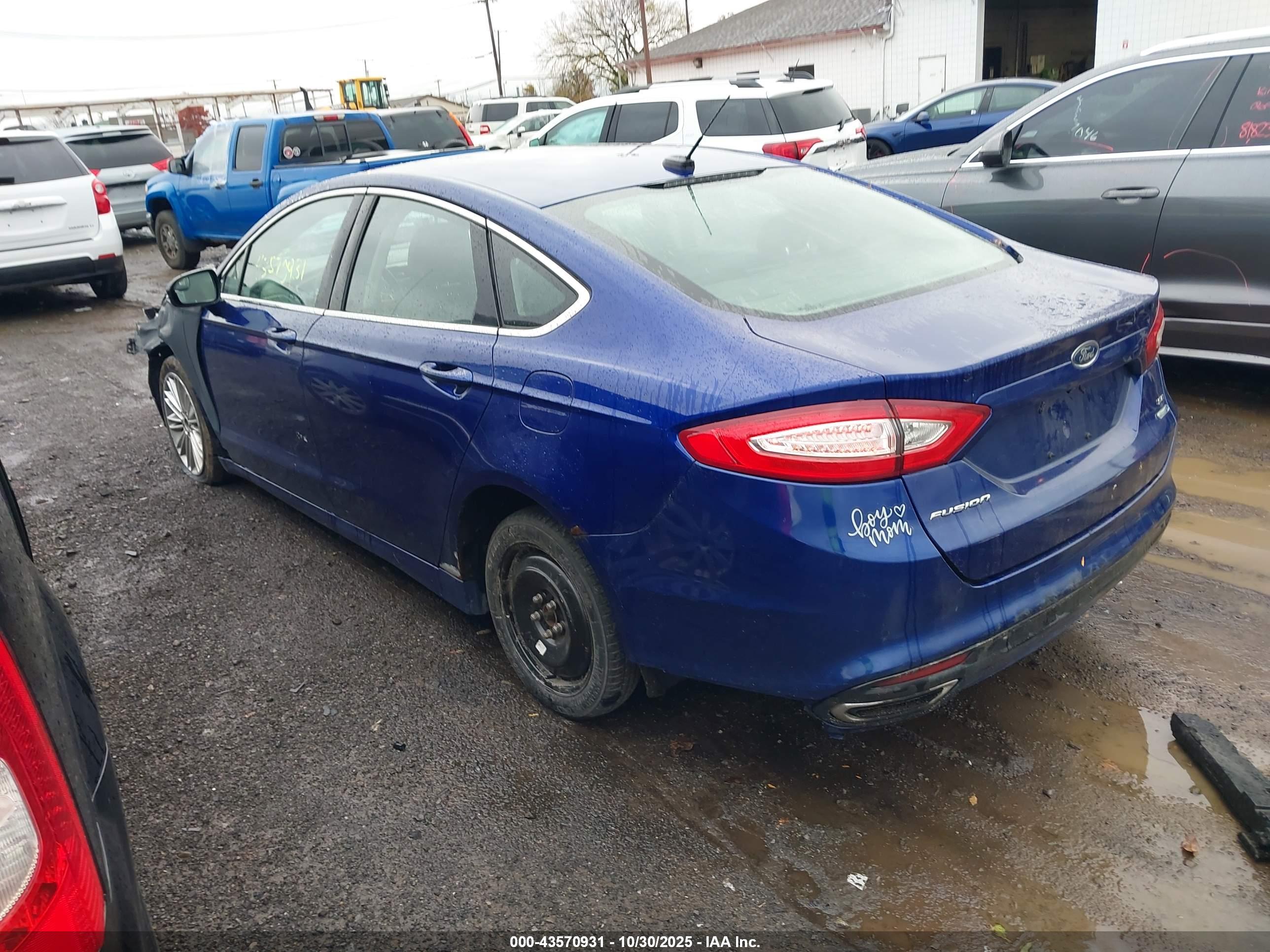 FORD FUSION image 3