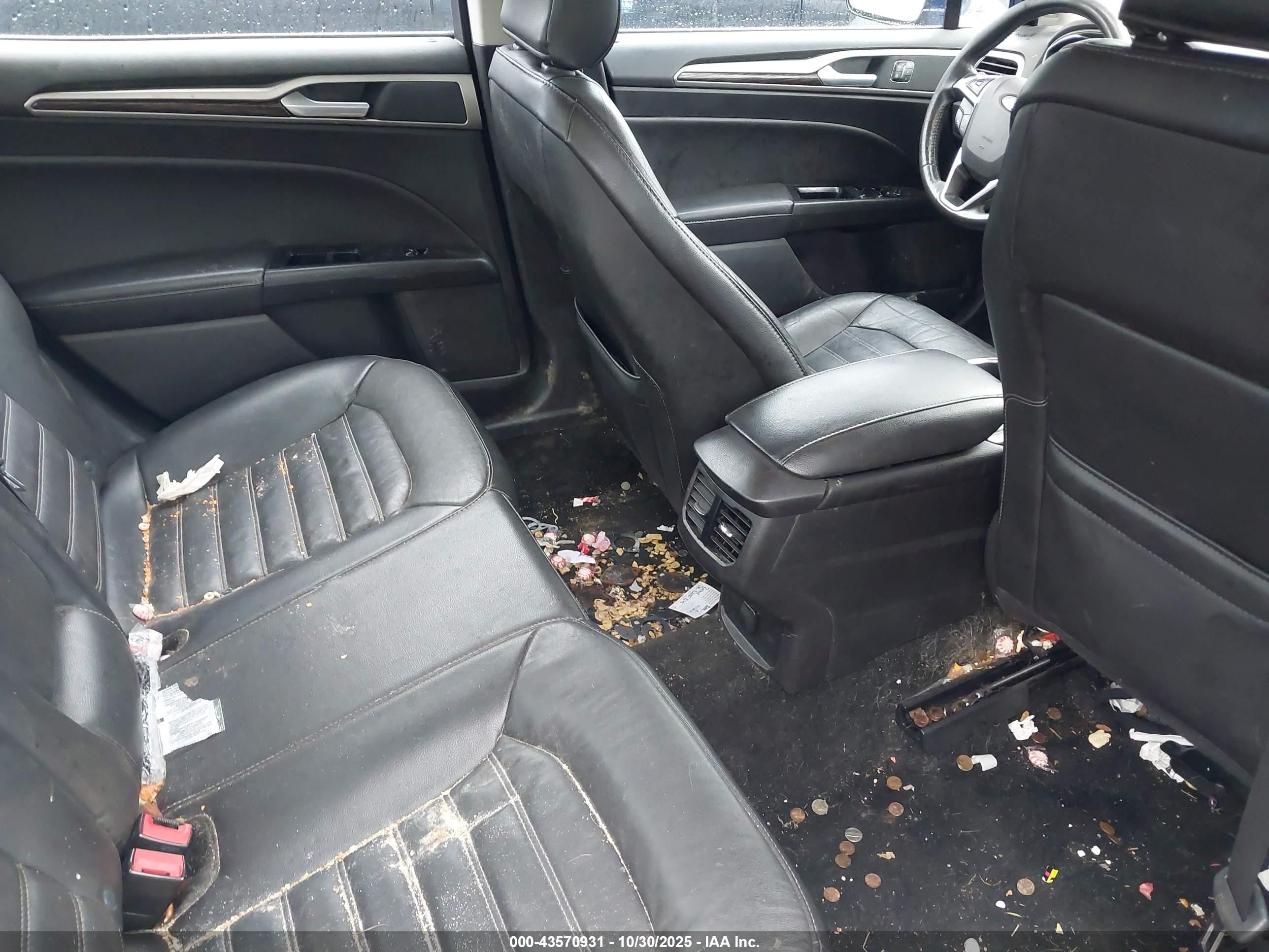 FORD FUSION image 8