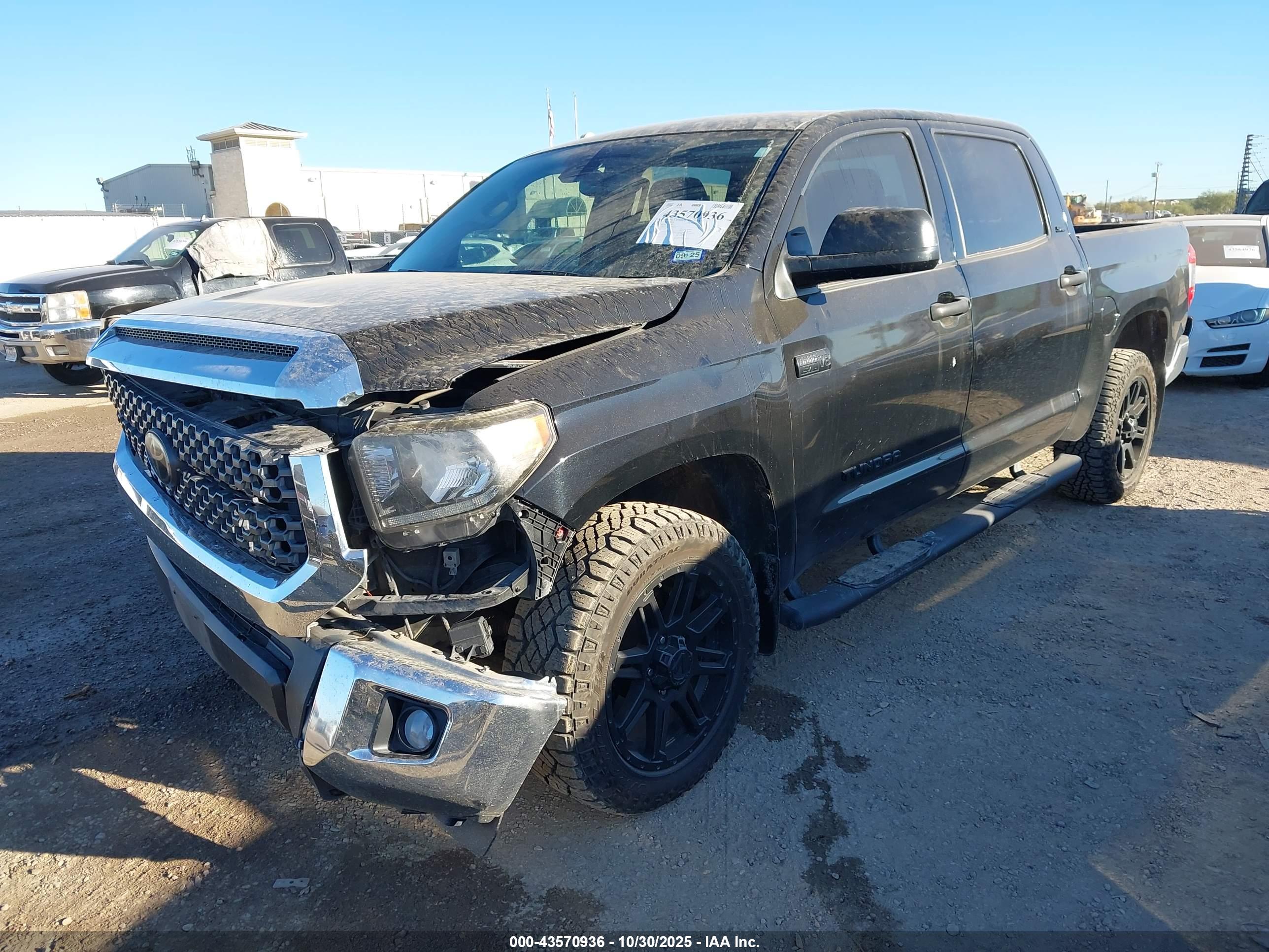 TOYOTA TUNDRA image 2