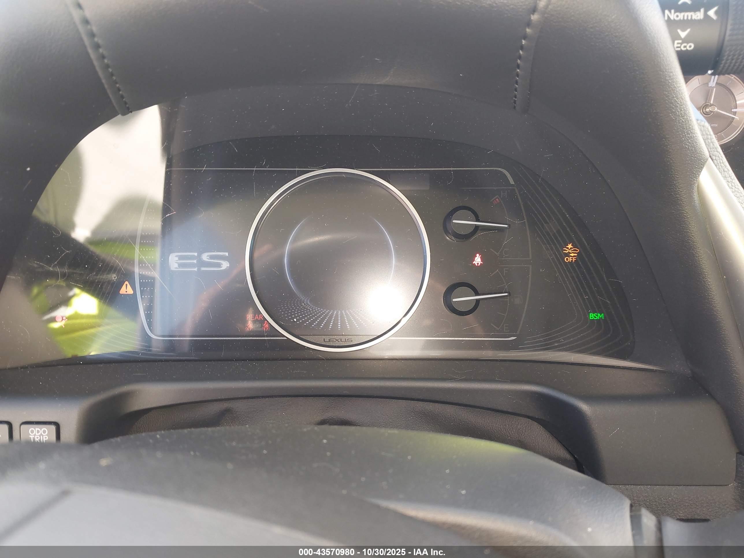 LEXUS ES image 7