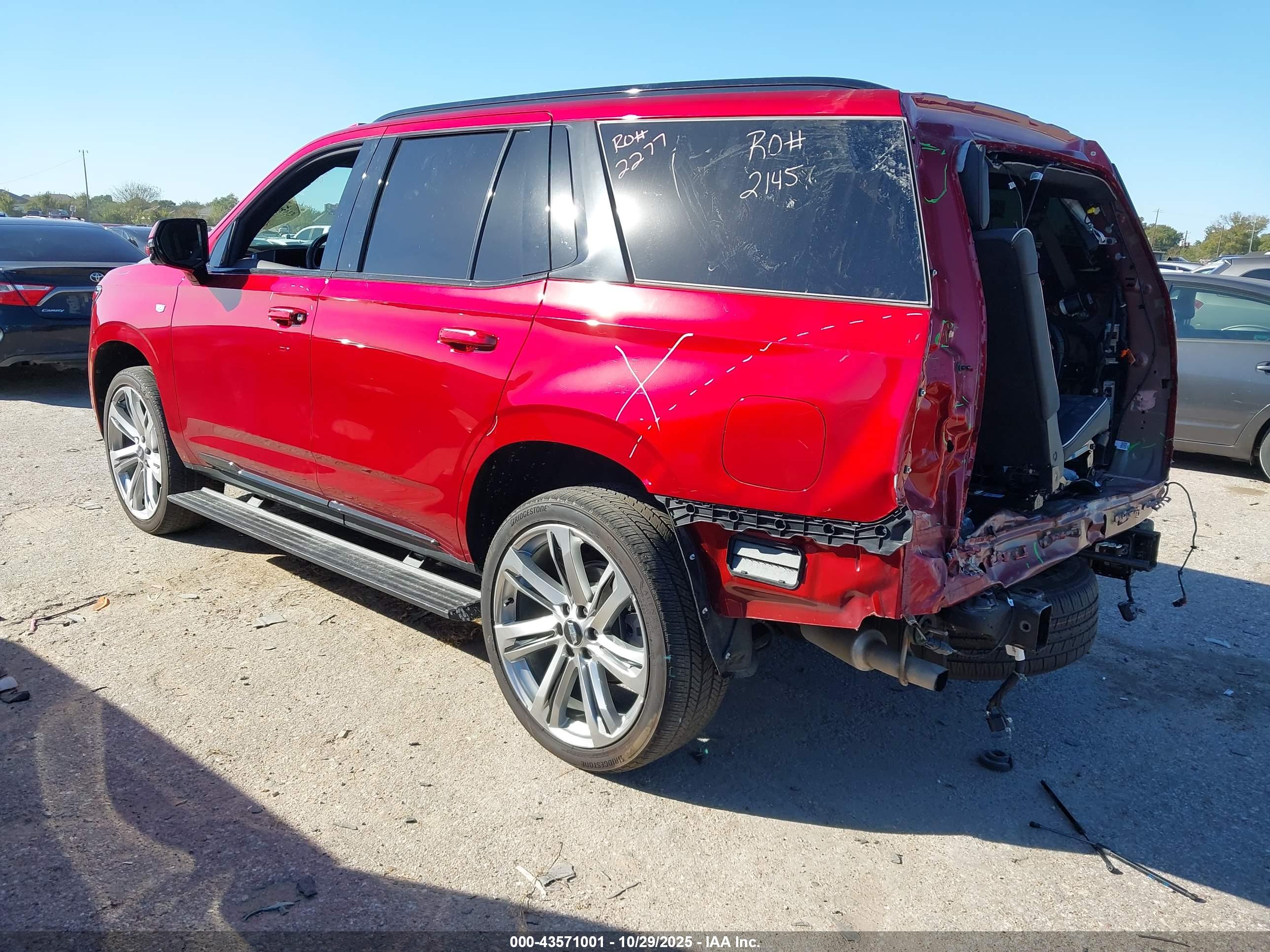 CADILLAC ESCALADE image 3