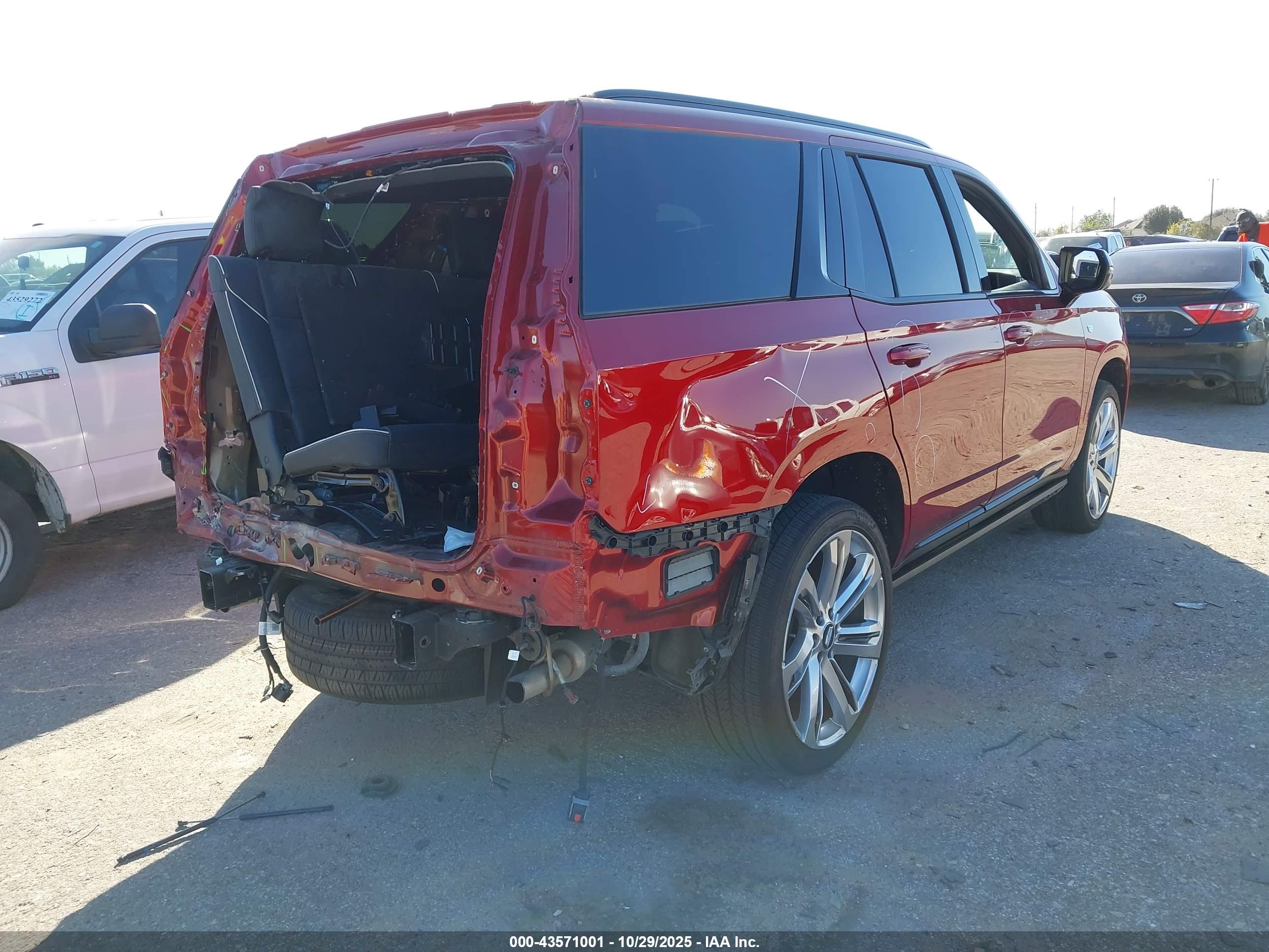 CADILLAC ESCALADE image 4