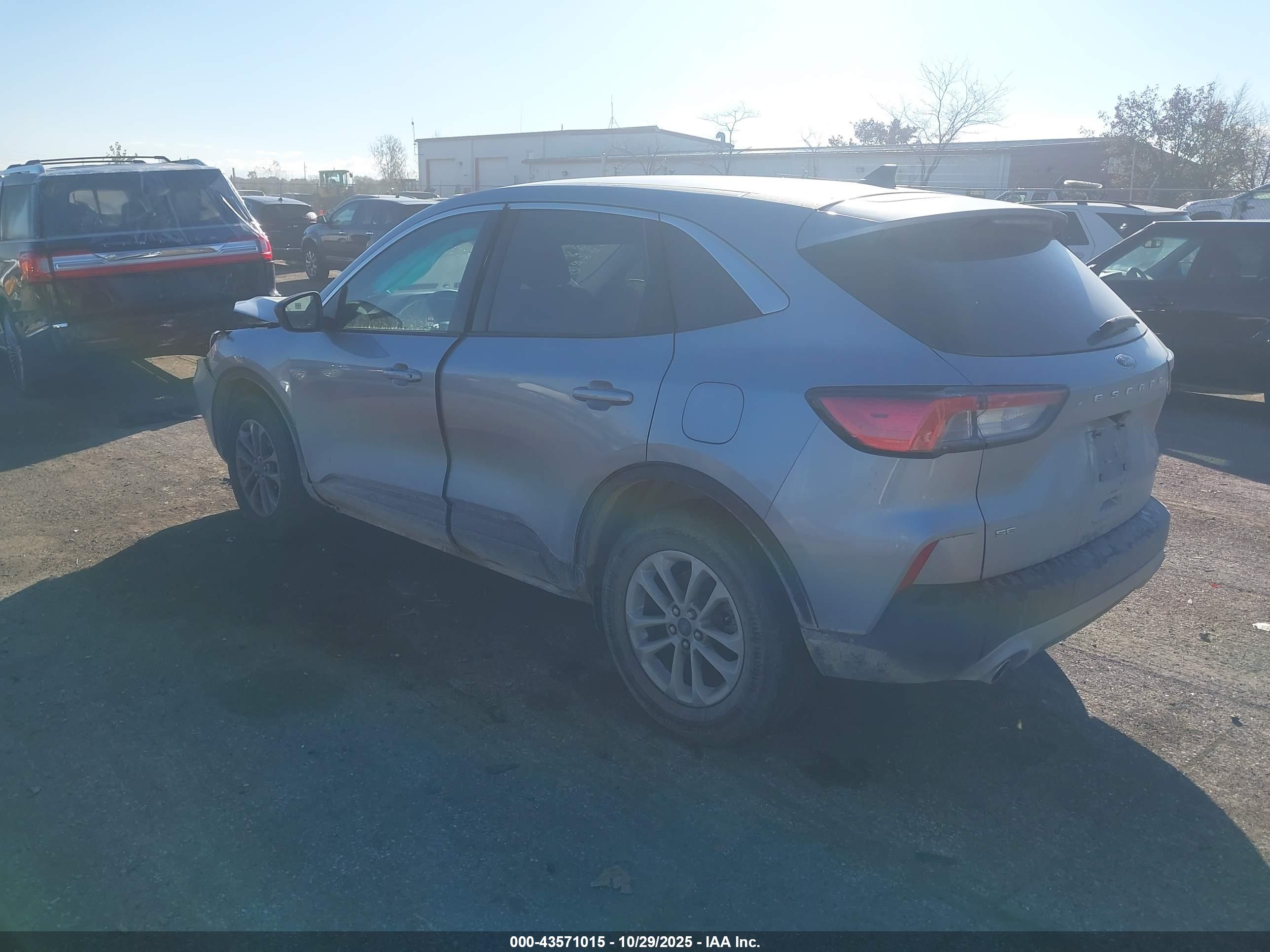 FORD ESCAPE image 3