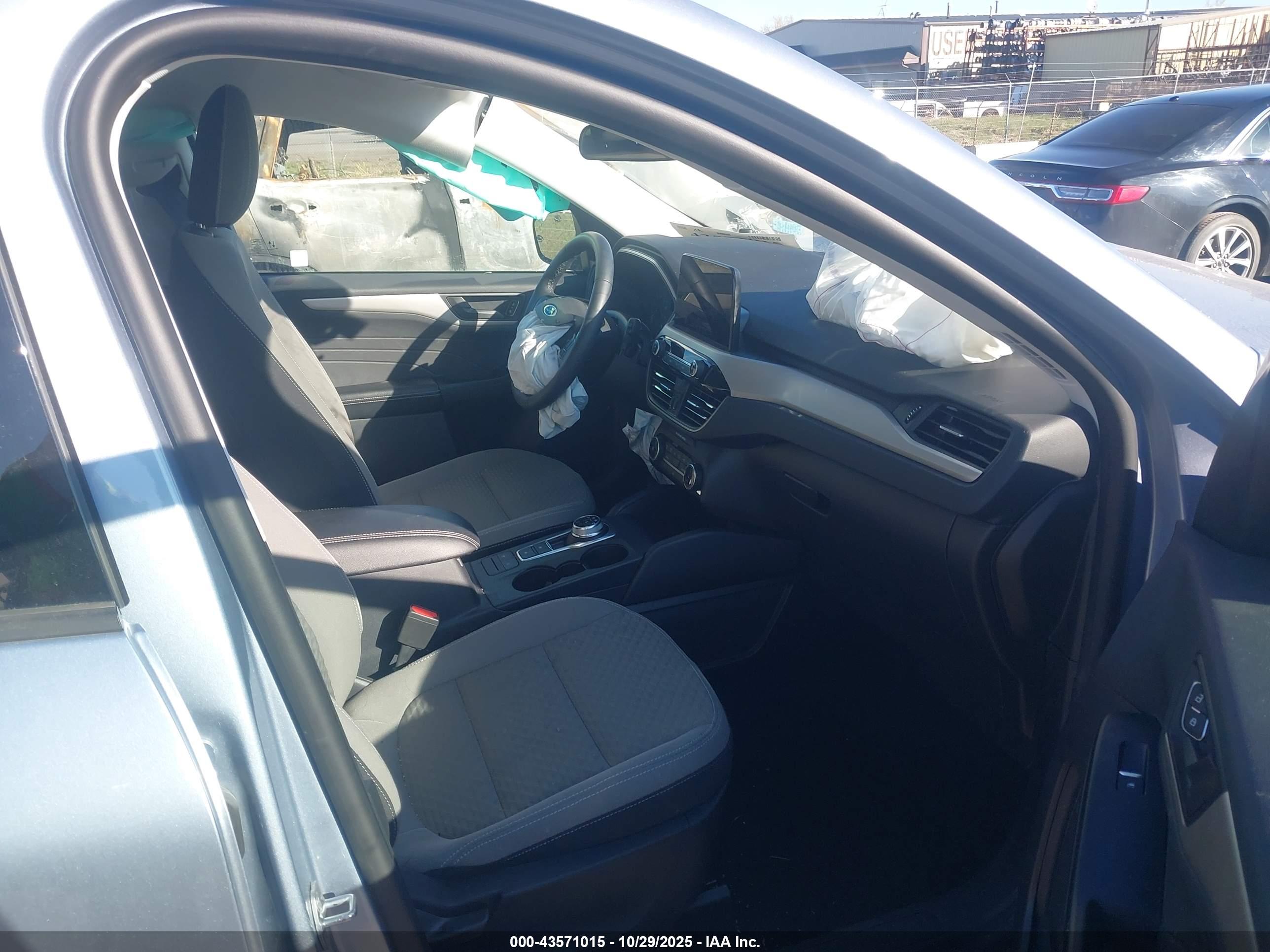 FORD ESCAPE image 5