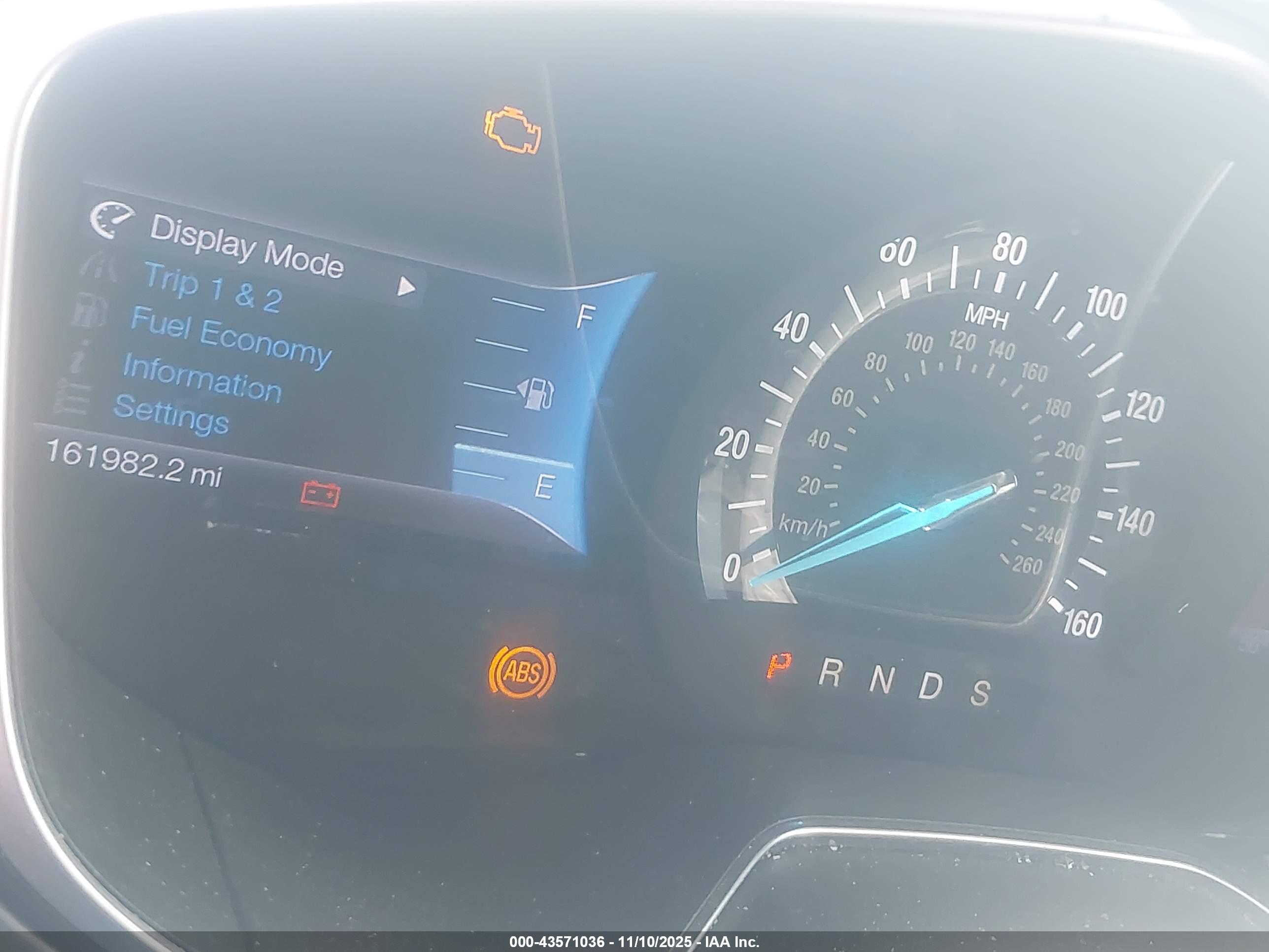 FORD FUSION image 7
