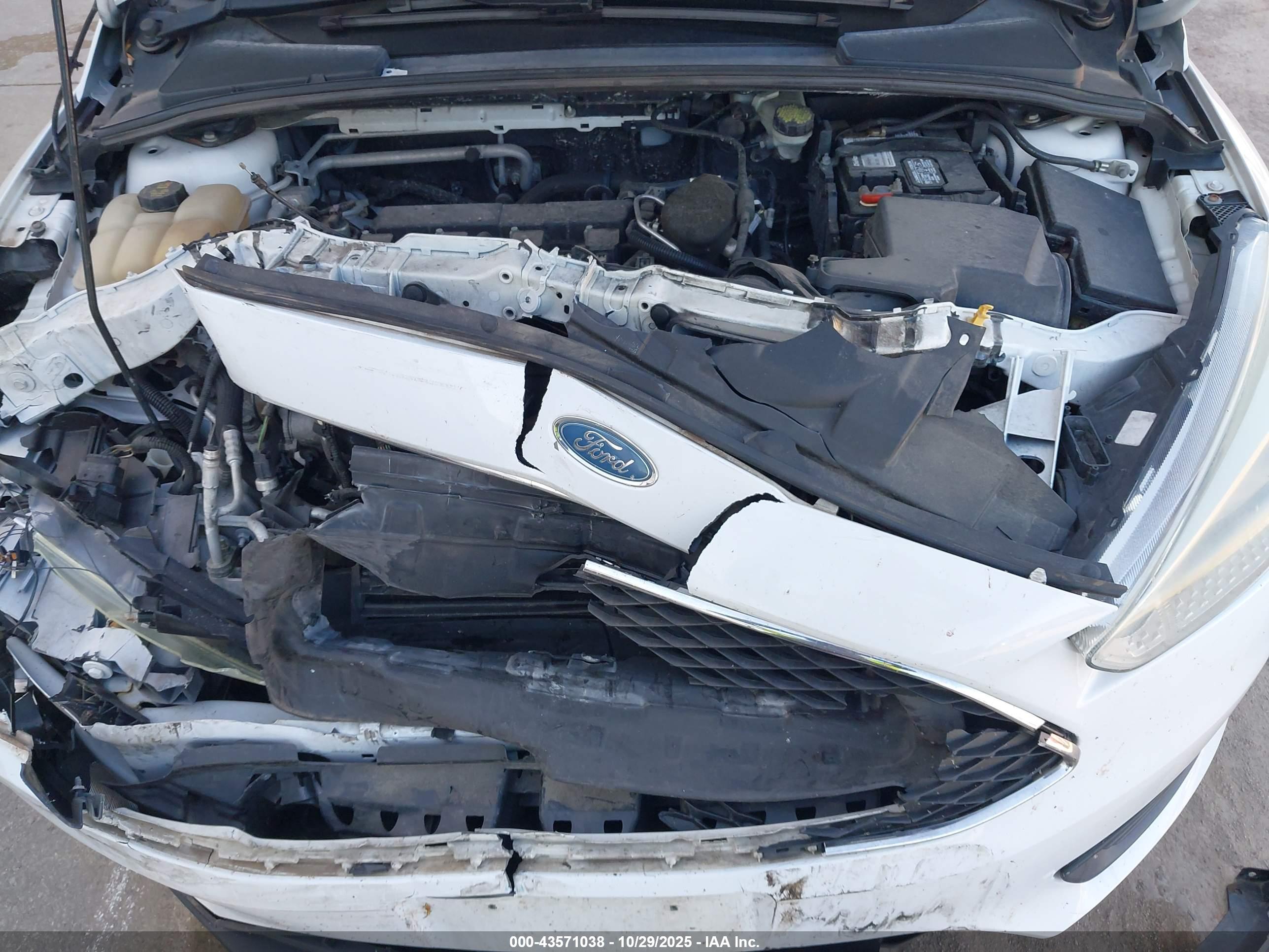 FORD FOCUS image 10