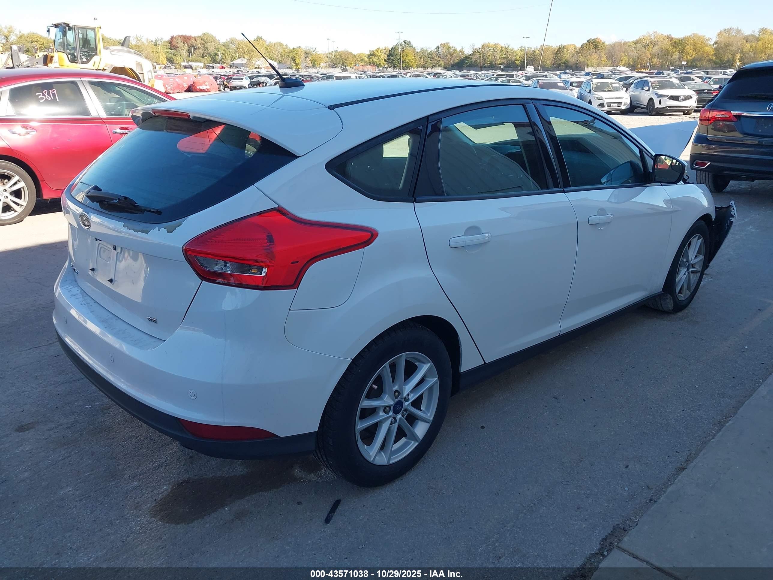 FORD FOCUS image 4