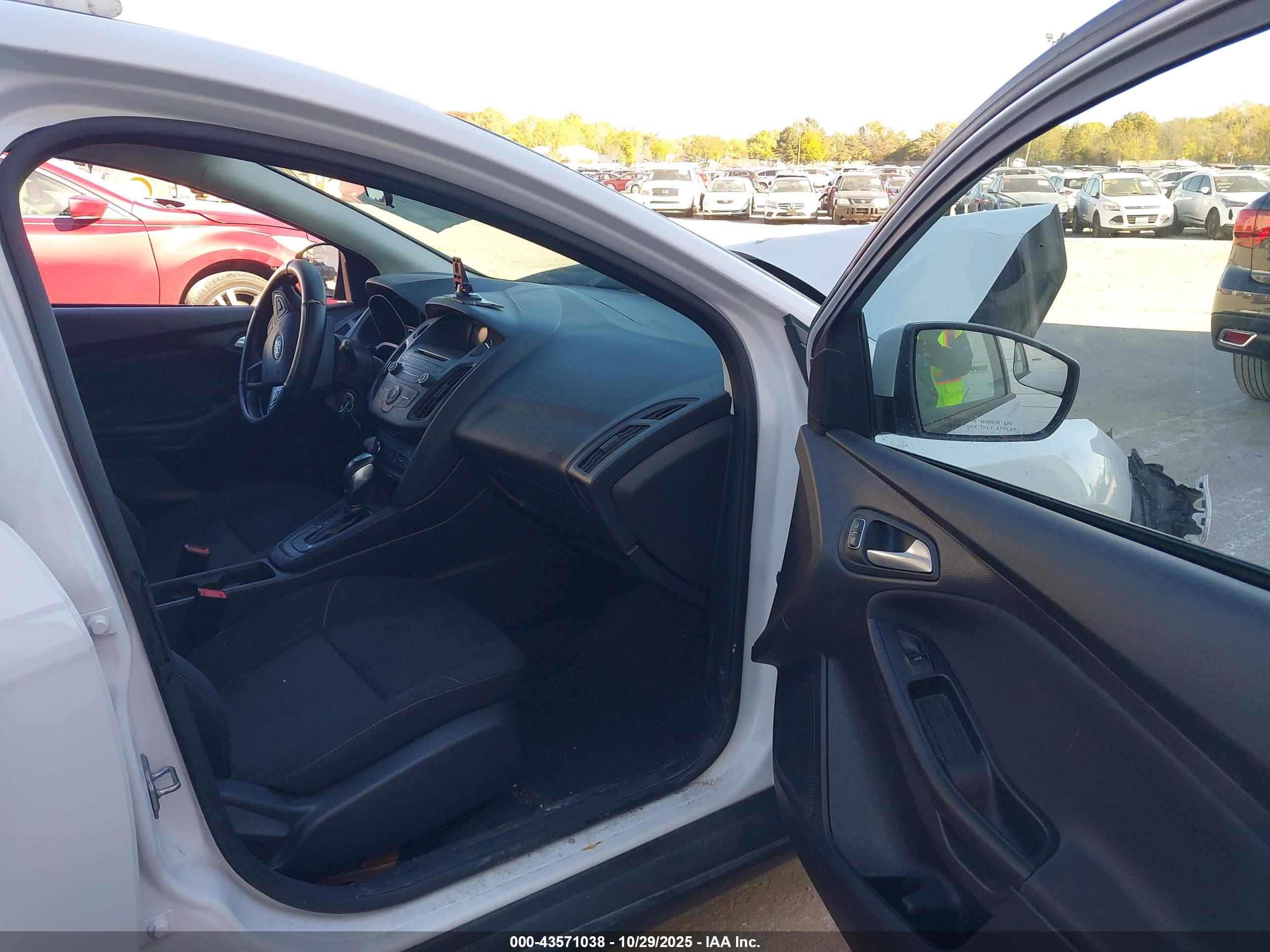 FORD FOCUS image 5