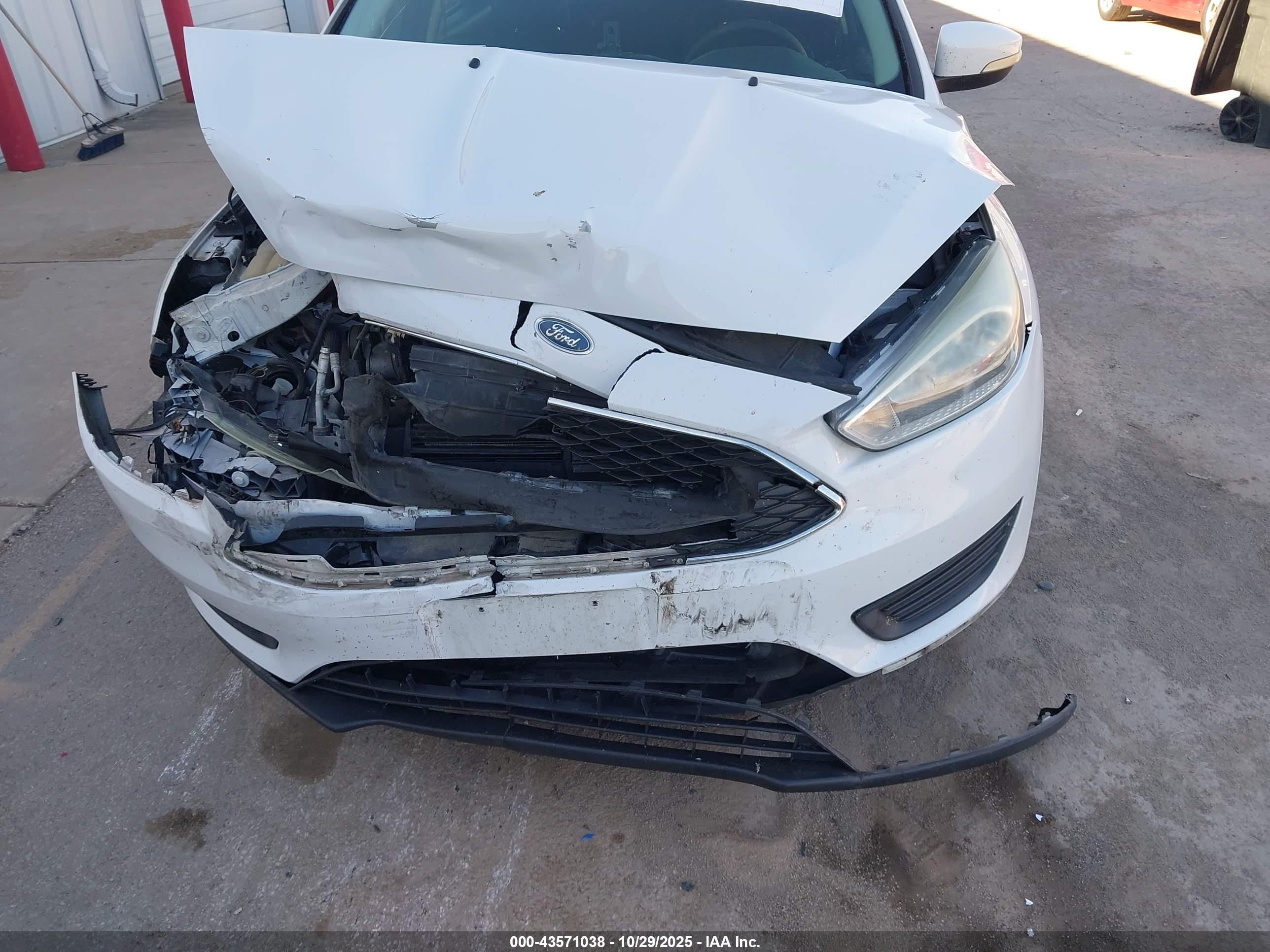 FORD FOCUS image 6