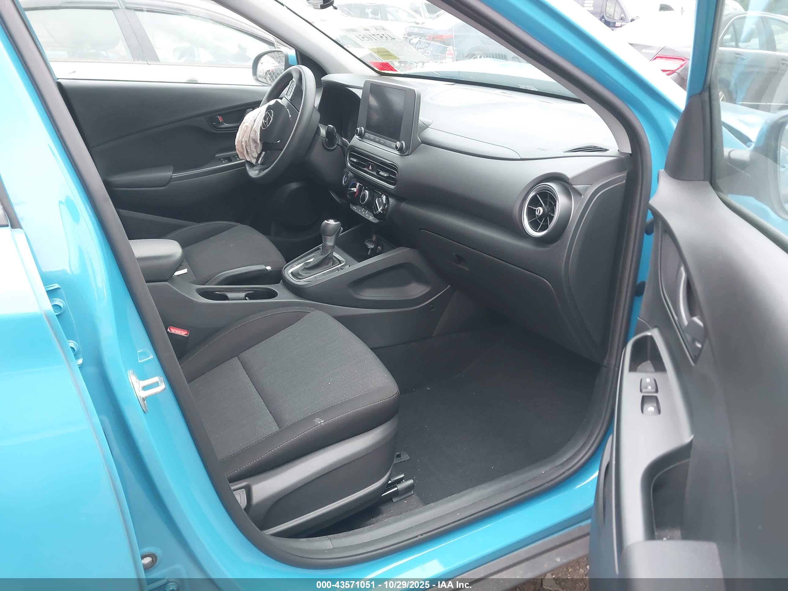 HYUNDAI KONA image 5
