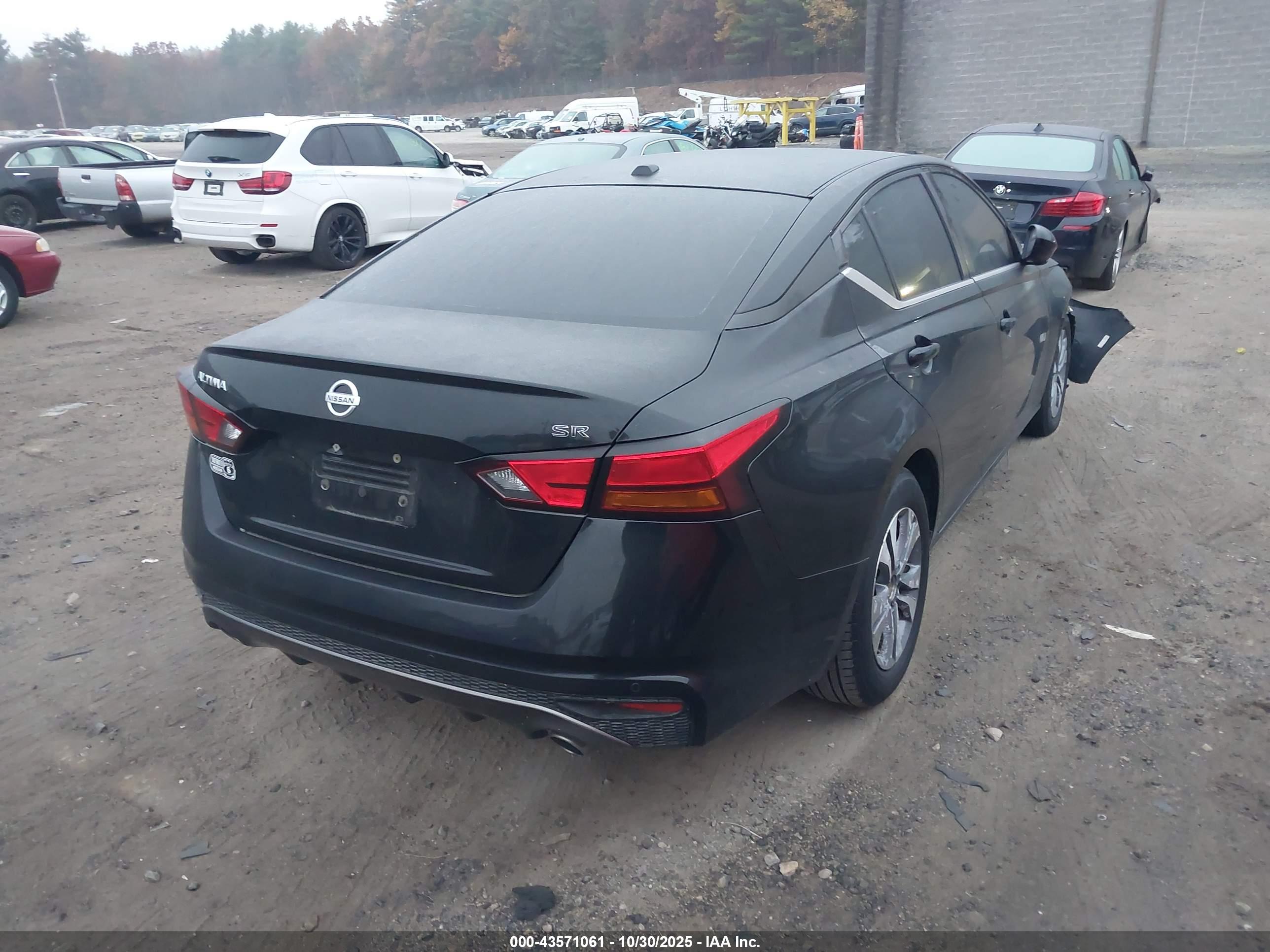 NISSAN ALTIMA image 4