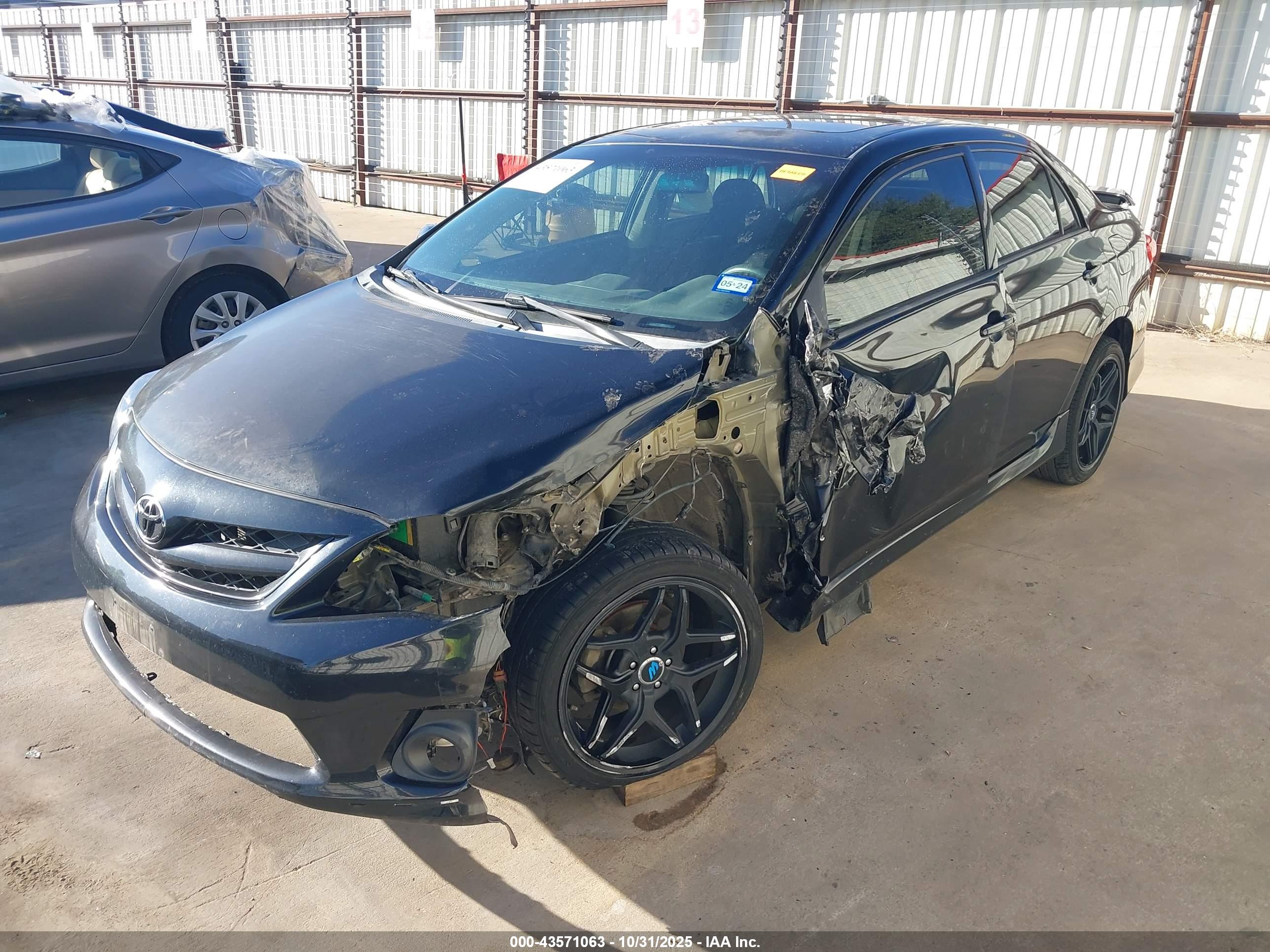 TOYOTA COROLLA image 2