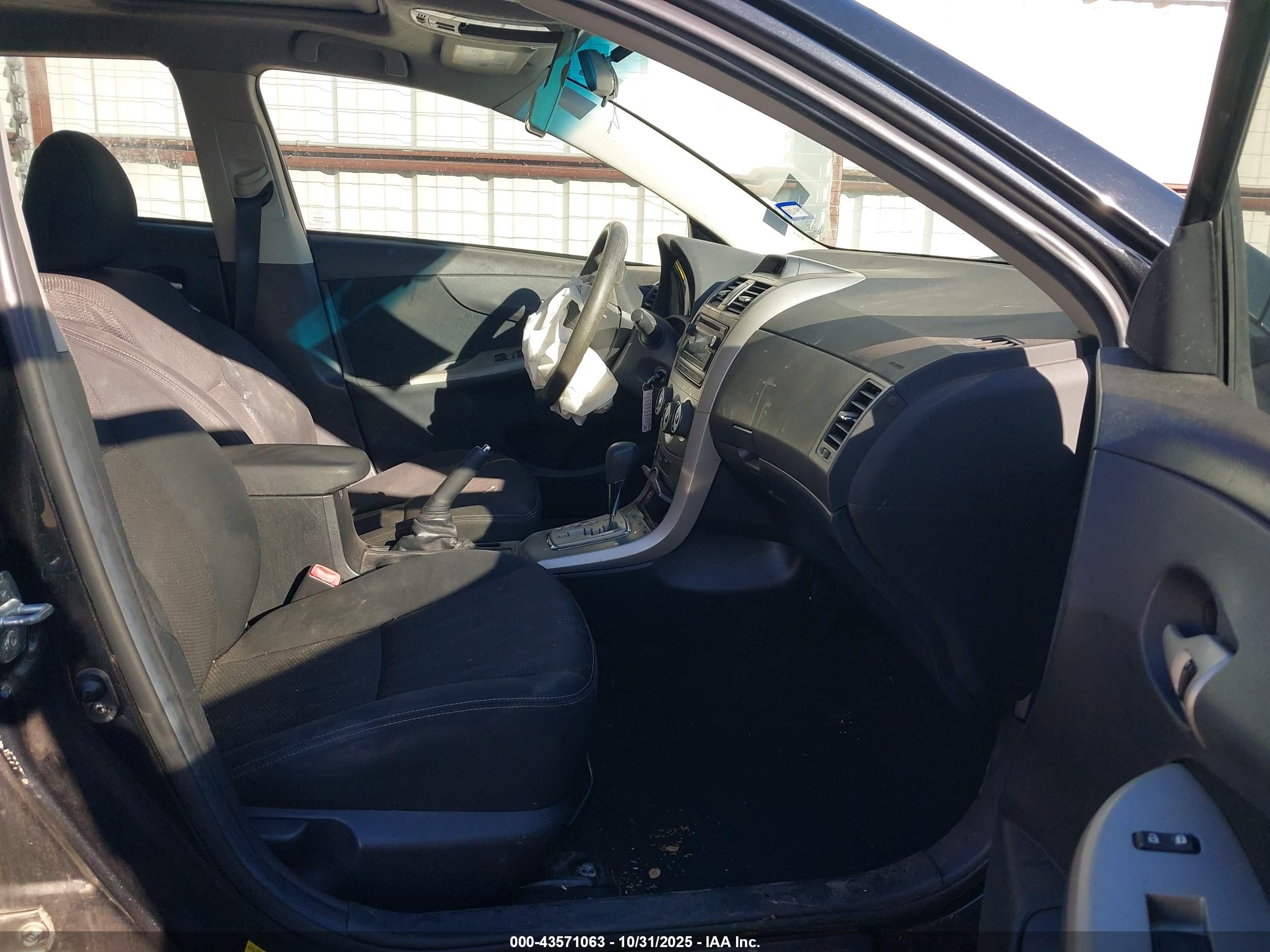 TOYOTA COROLLA image 5