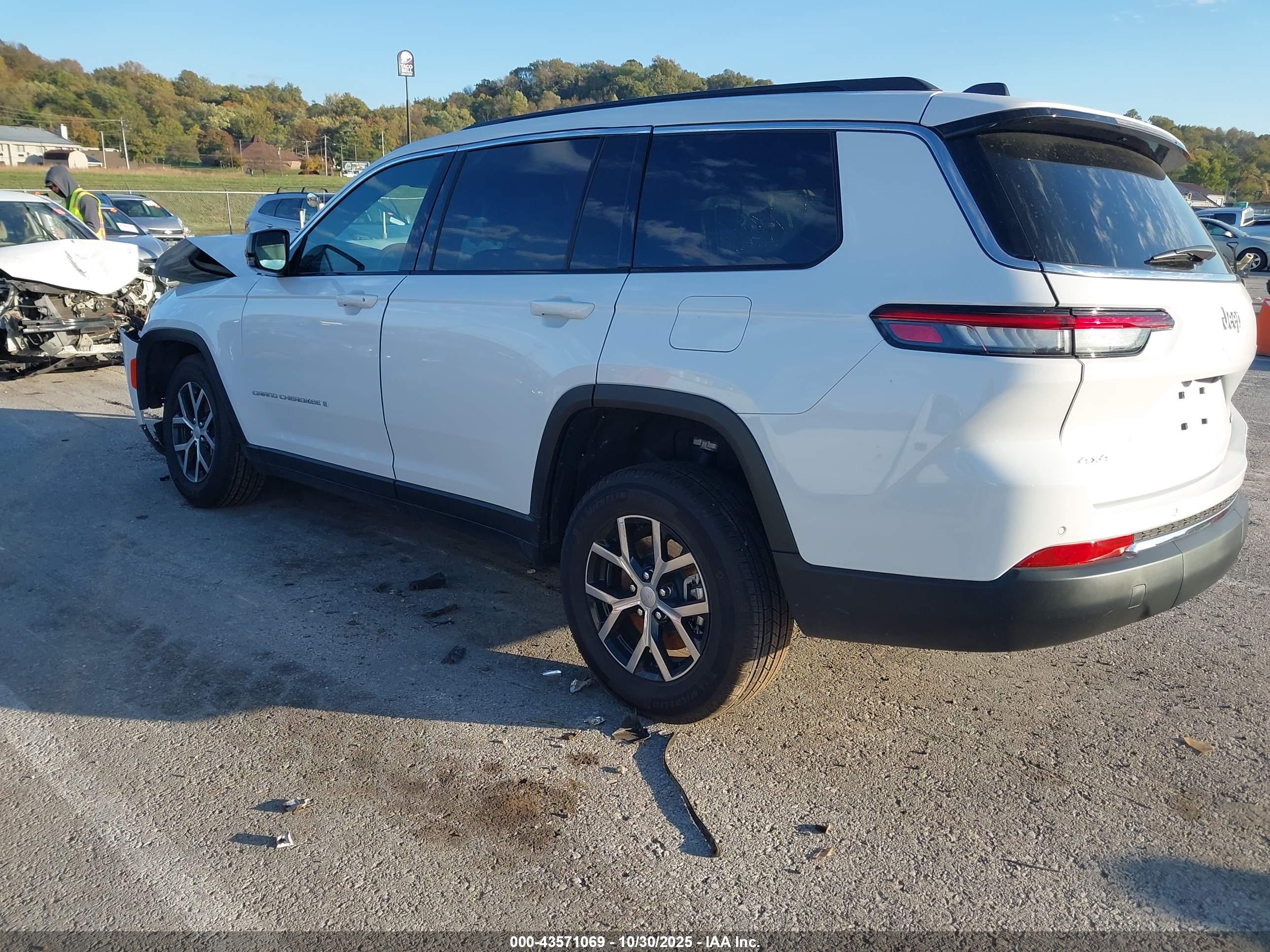 JEEP GRAND image 3