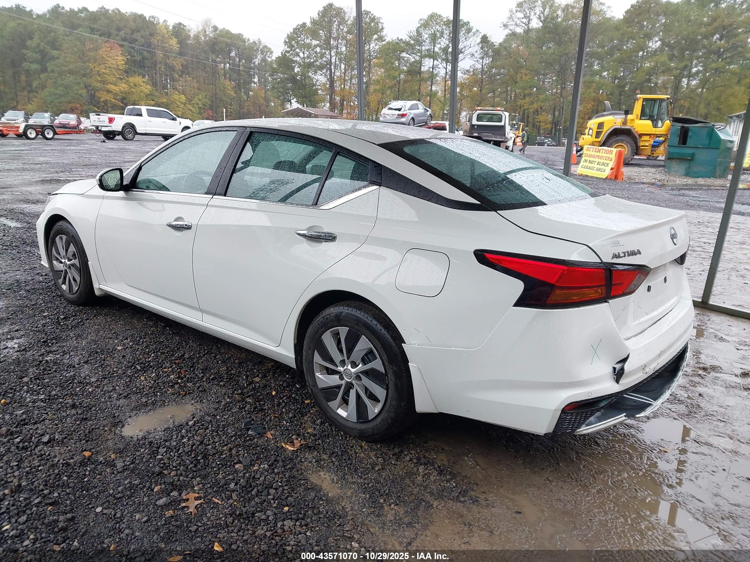 NISSAN ALTIMA image 3