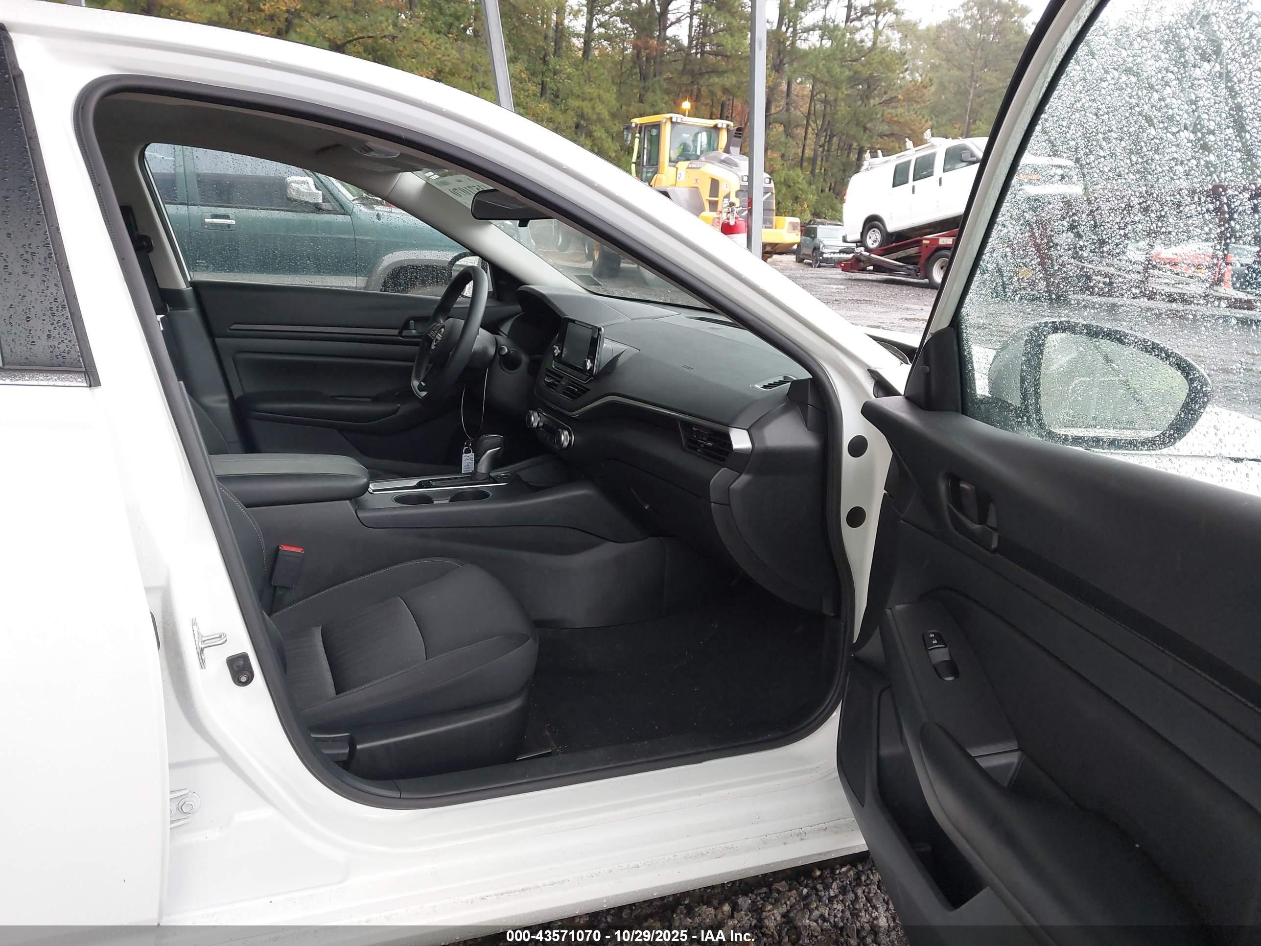 NISSAN ALTIMA image 5
