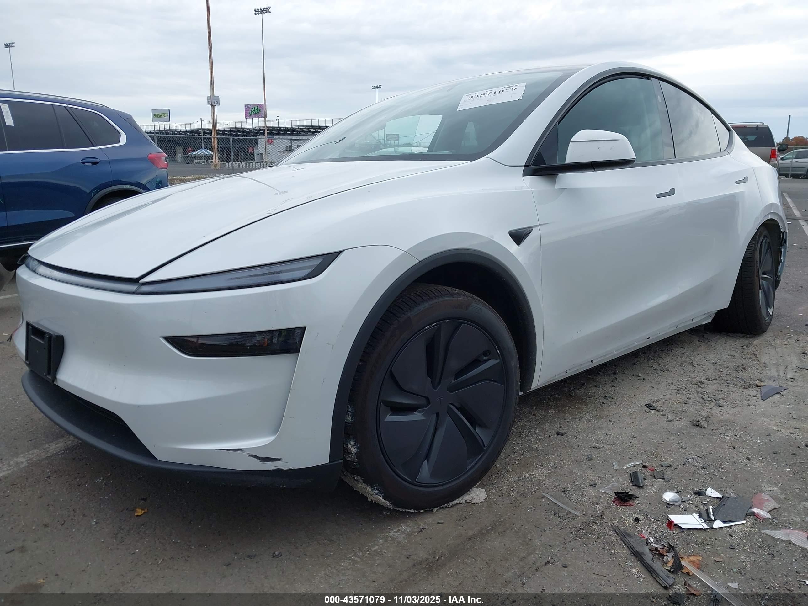 TESLA MODEL image 2