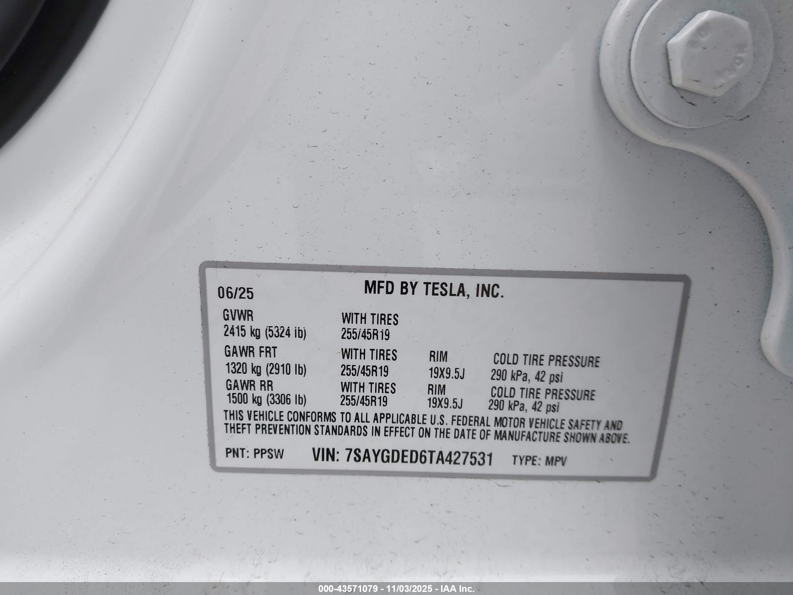 TESLA MODEL image 9