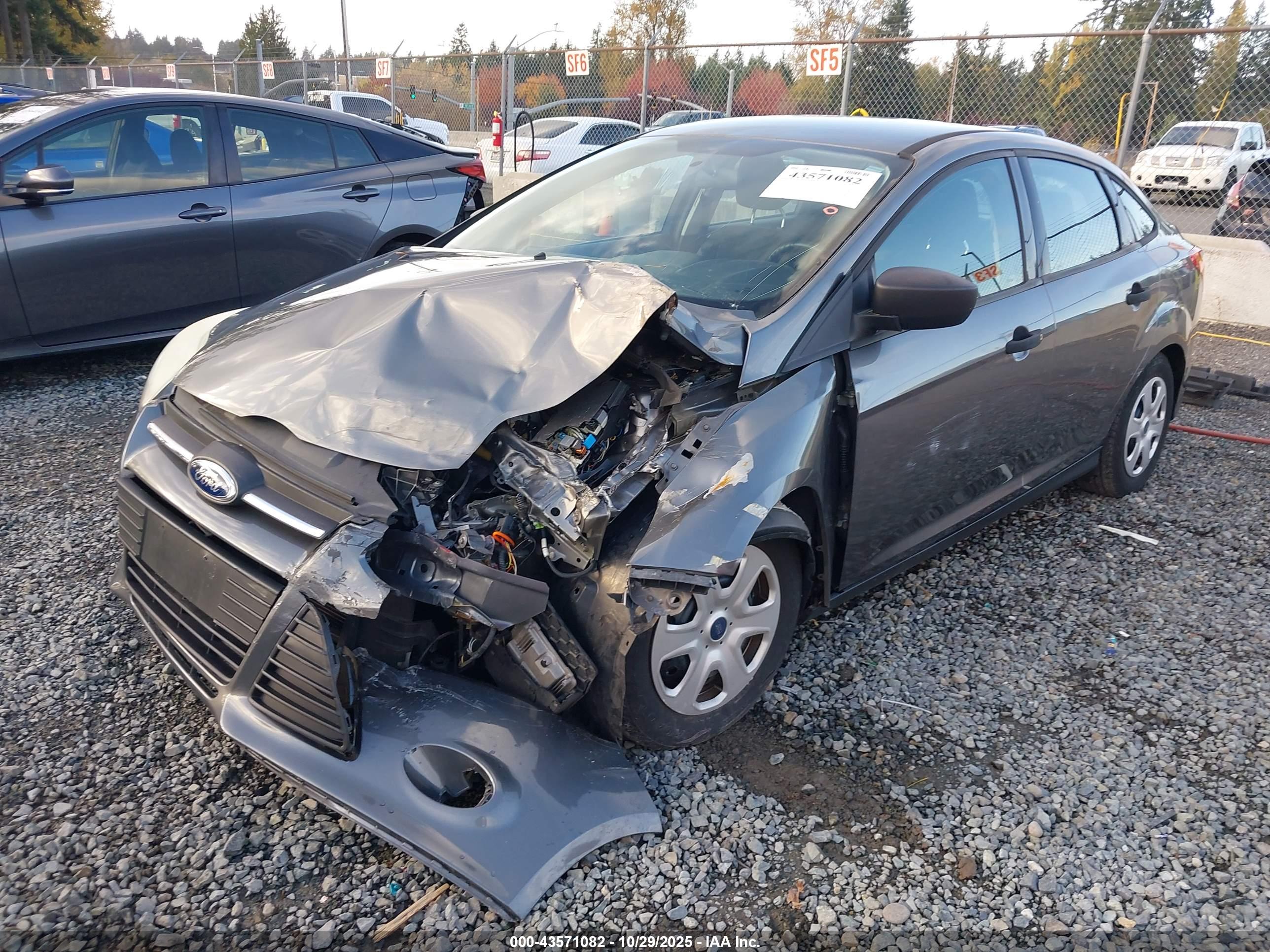 FORD FOCUS image 2
