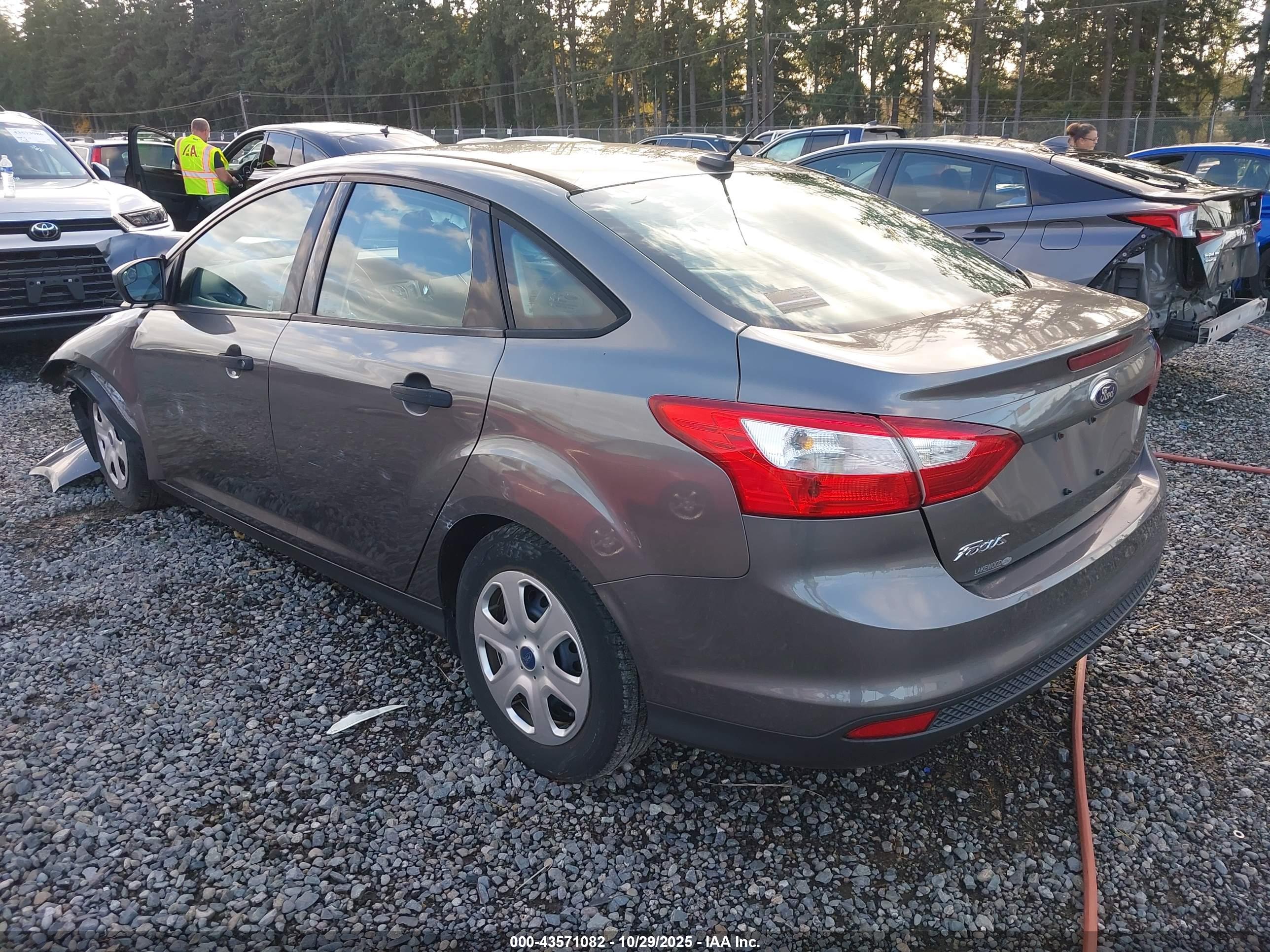 FORD FOCUS image 3