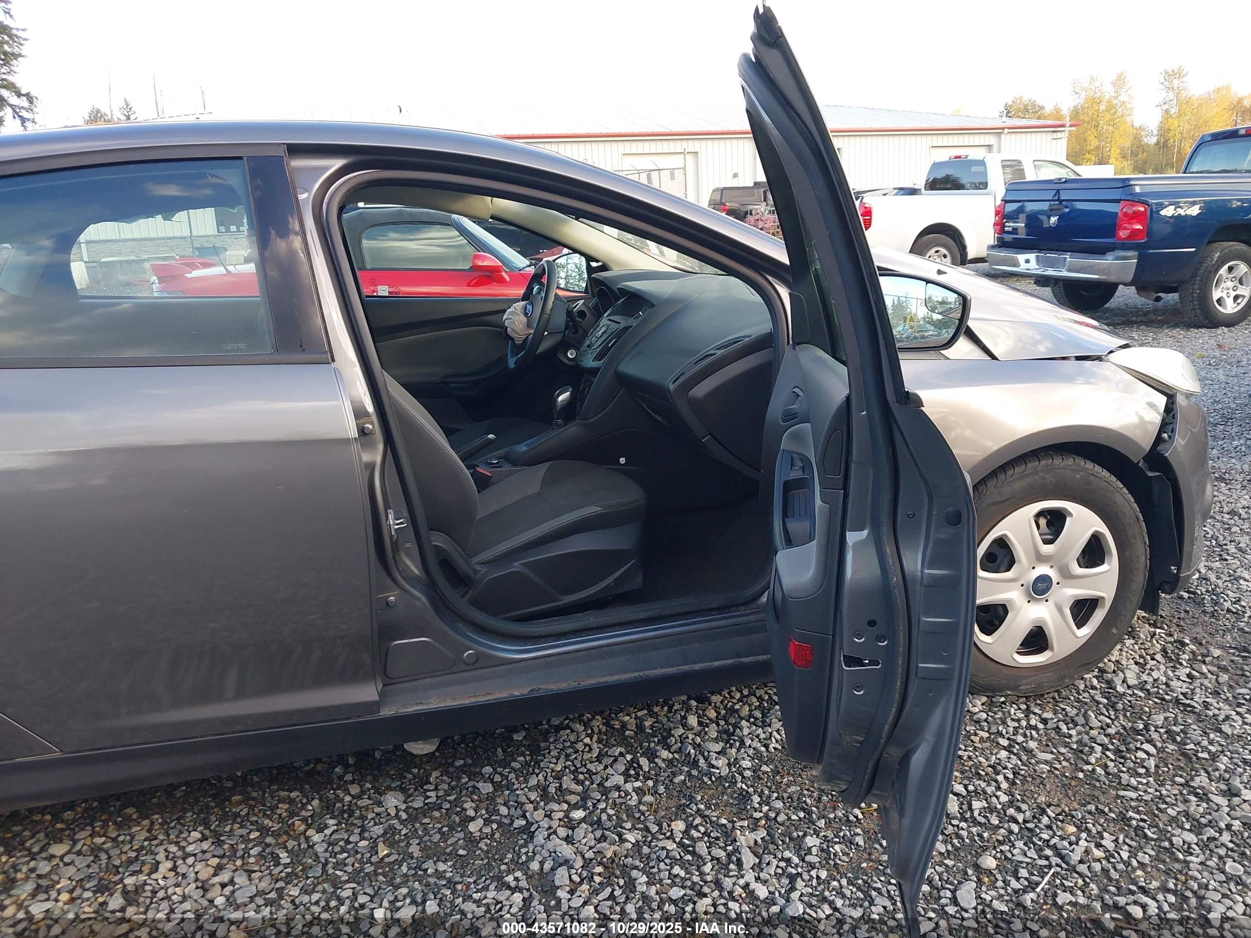 FORD FOCUS image 5