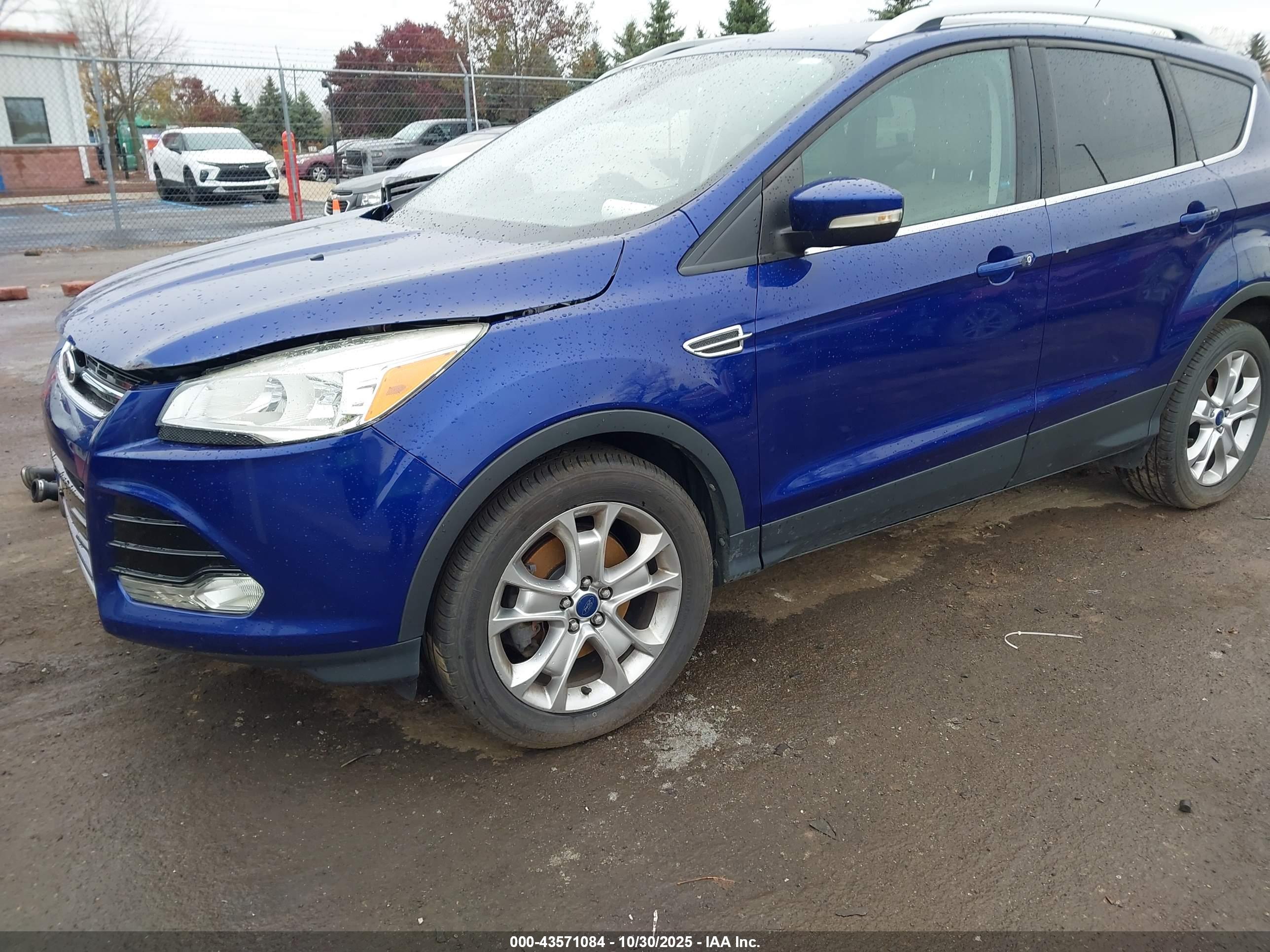 FORD ESCAPE image 2