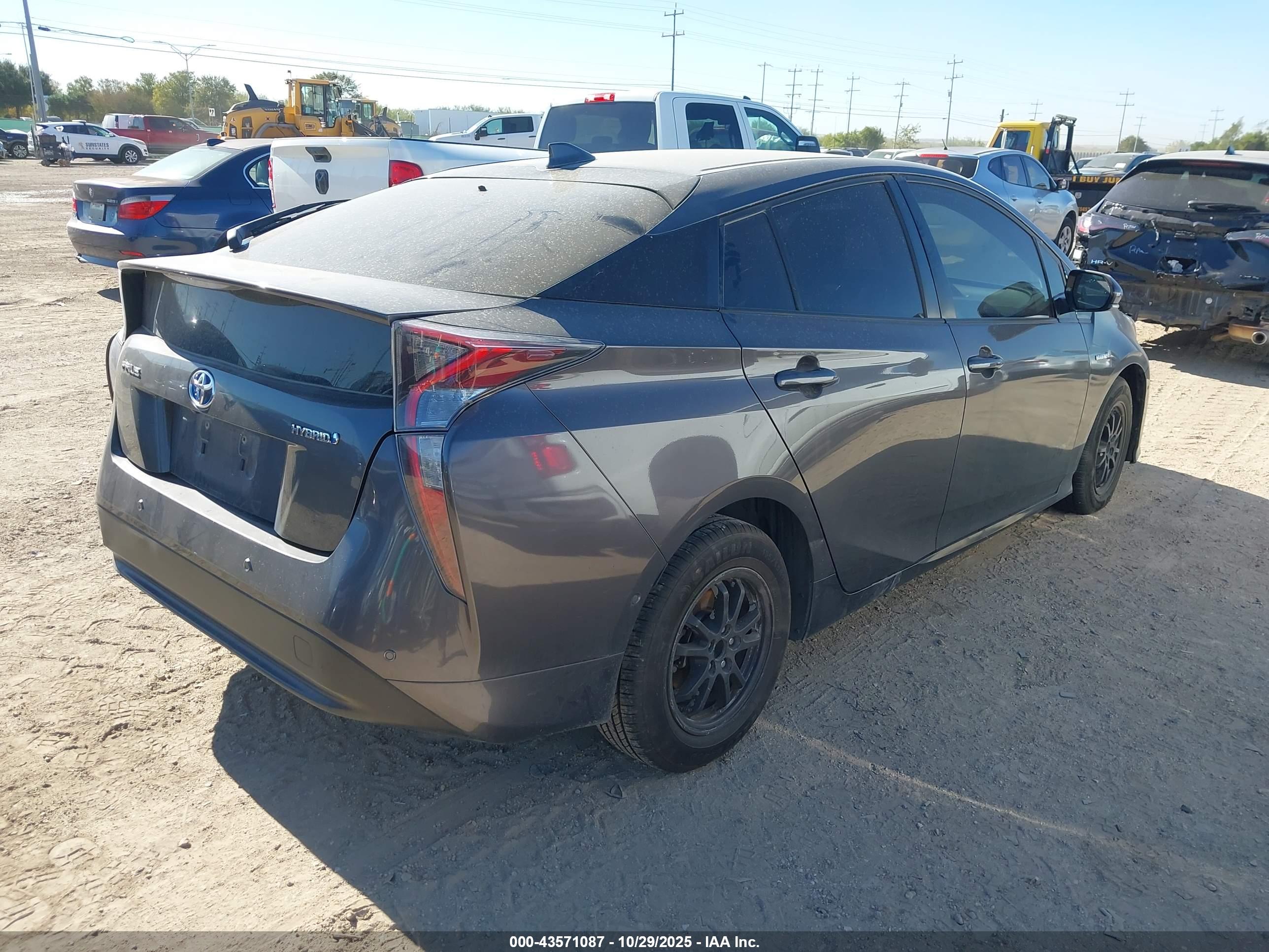 TOYOTA PRIUS image 4