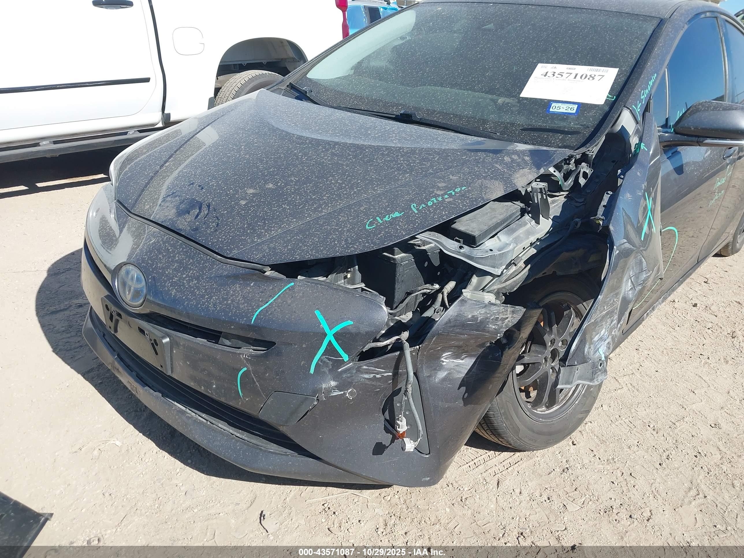 TOYOTA PRIUS image 6
