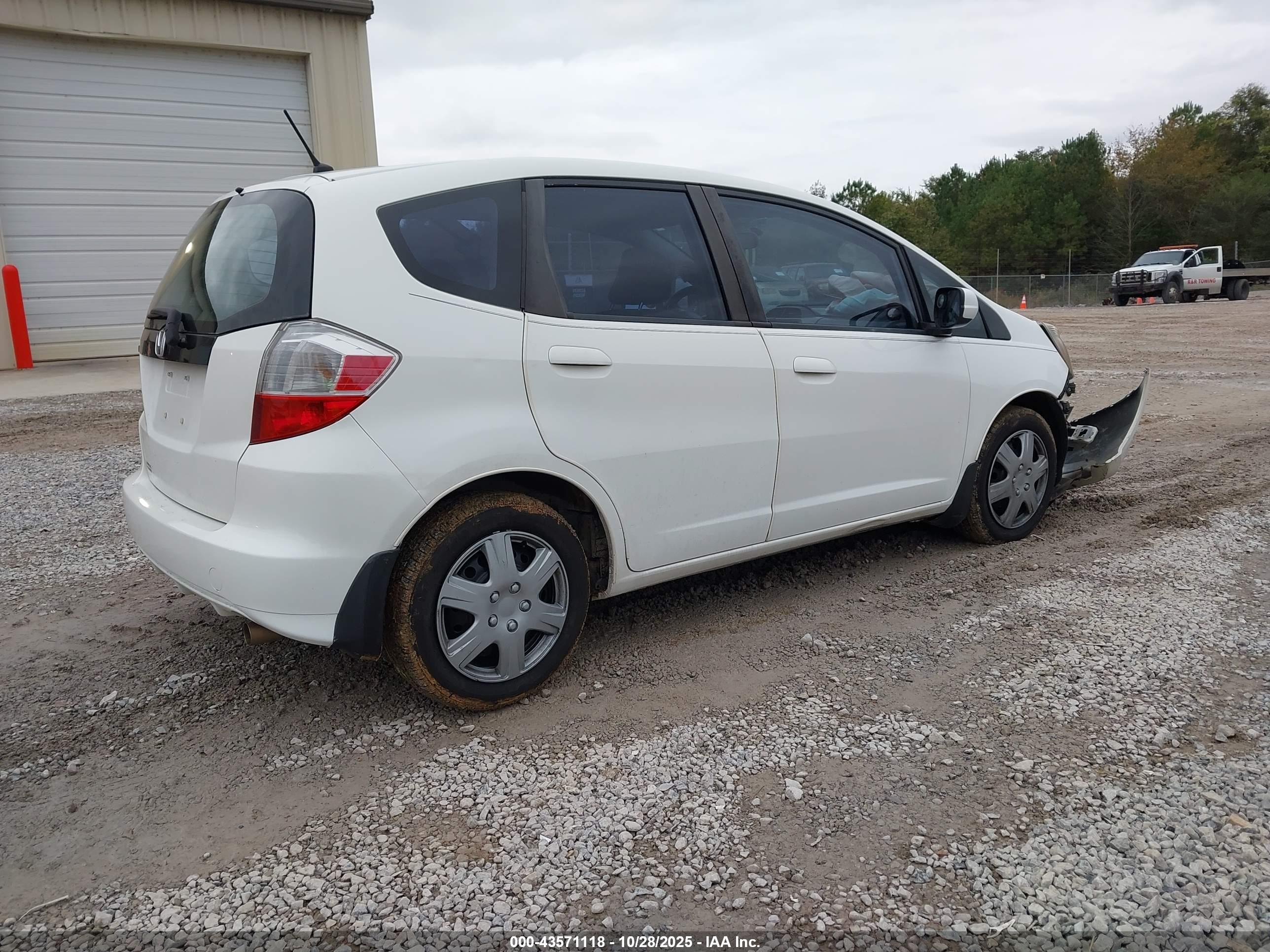 HONDA FIT image 4
