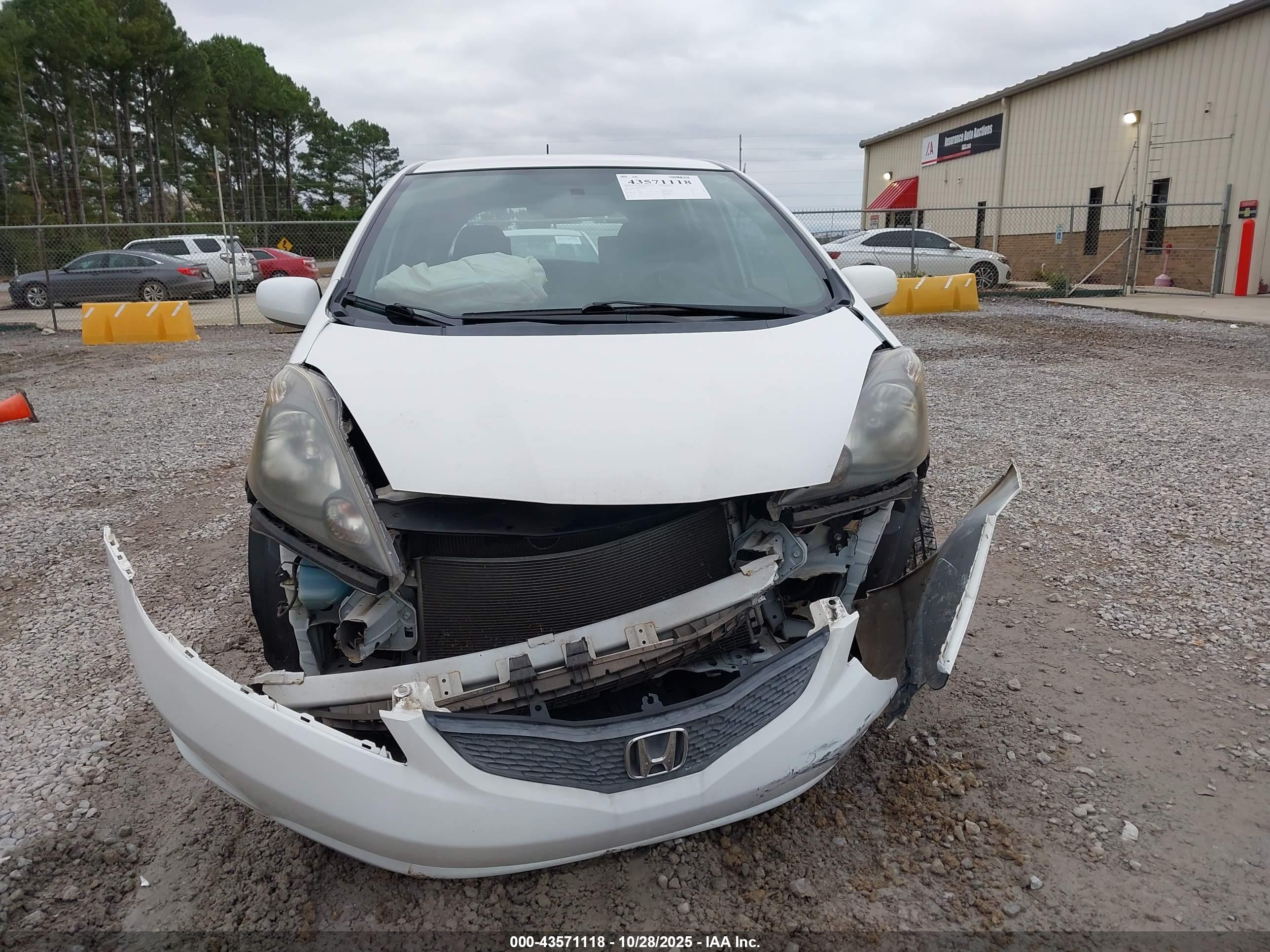 HONDA FIT image 6