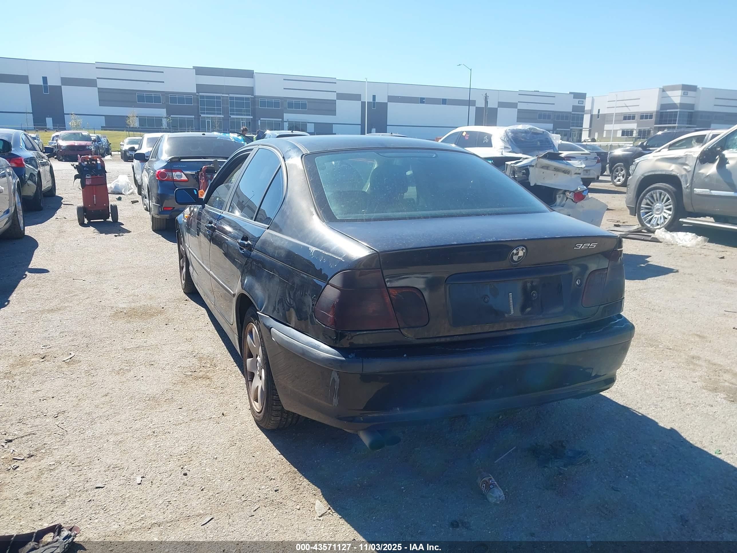 BMW 325XI image 3