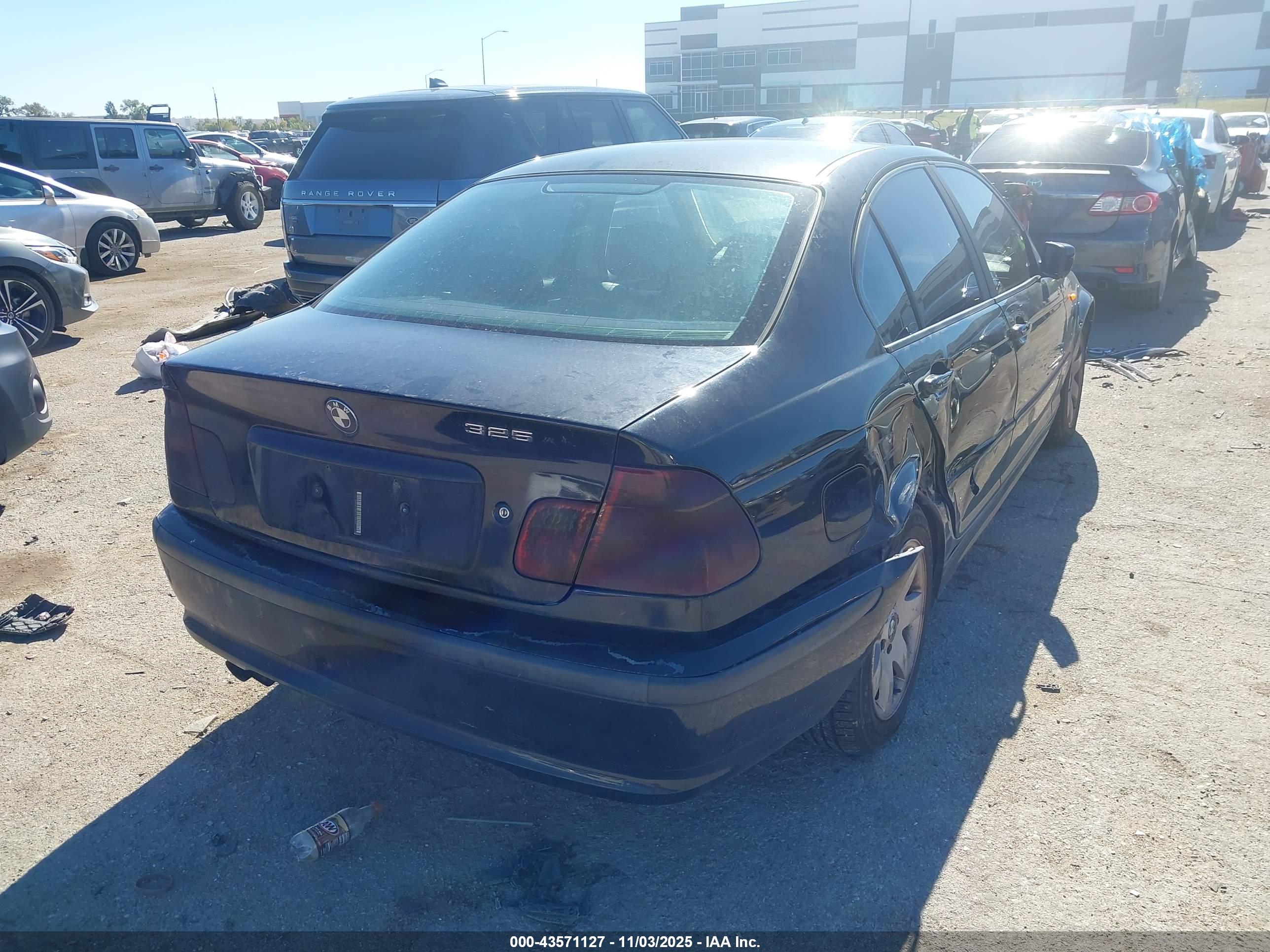 BMW 325XI image 4